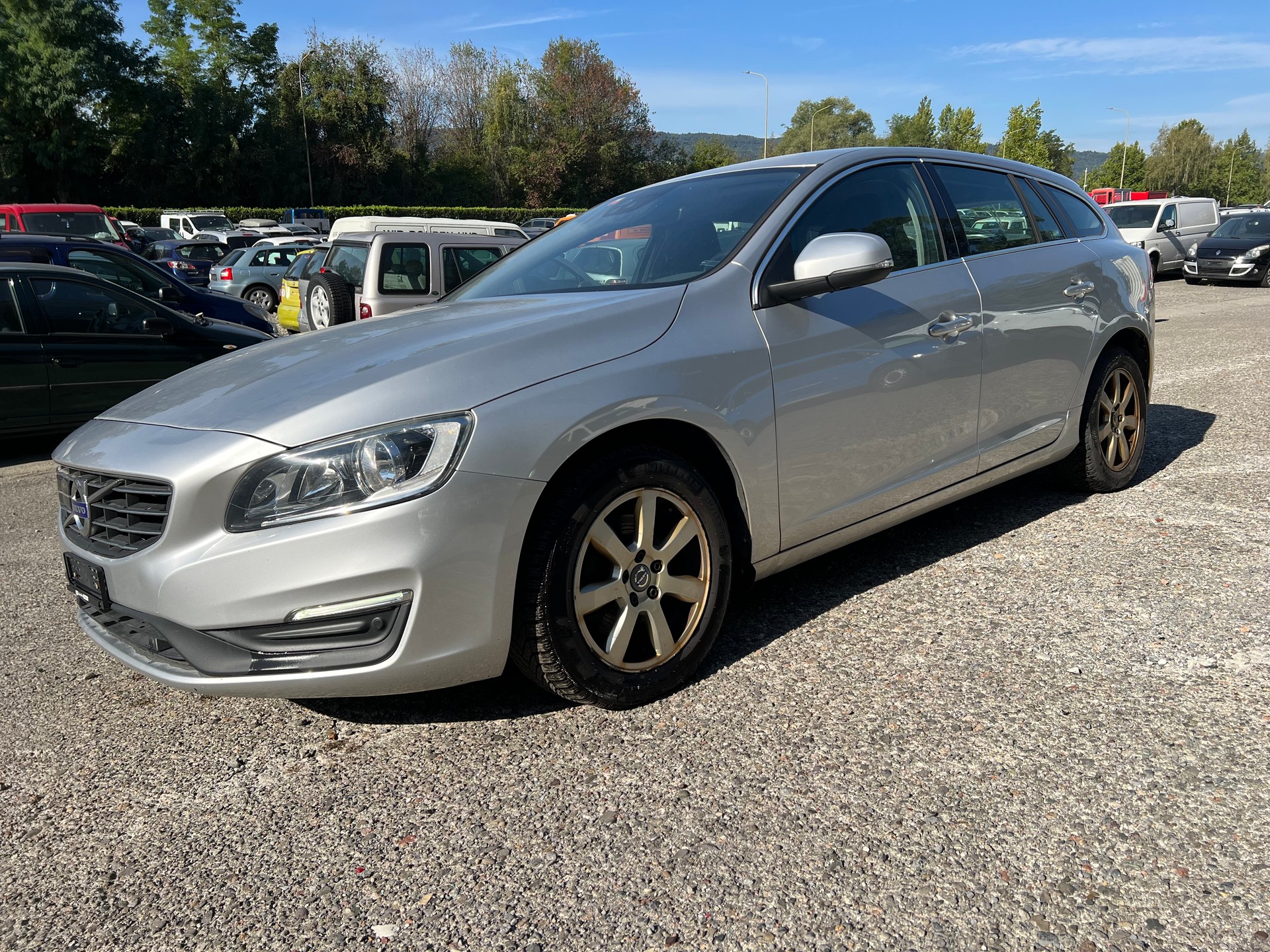 VOLVO V60 D4 Momentum Geartronic