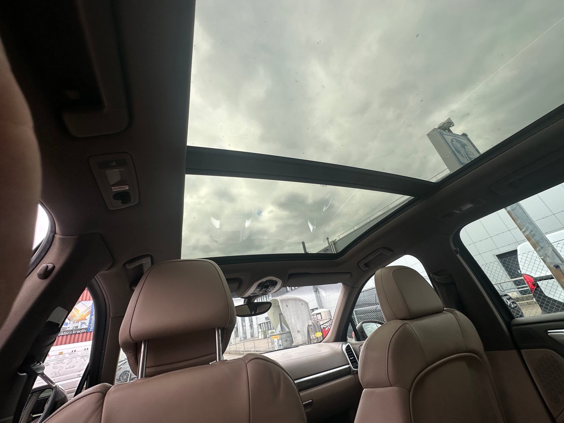 PORSCHE Cayenne S-image-11