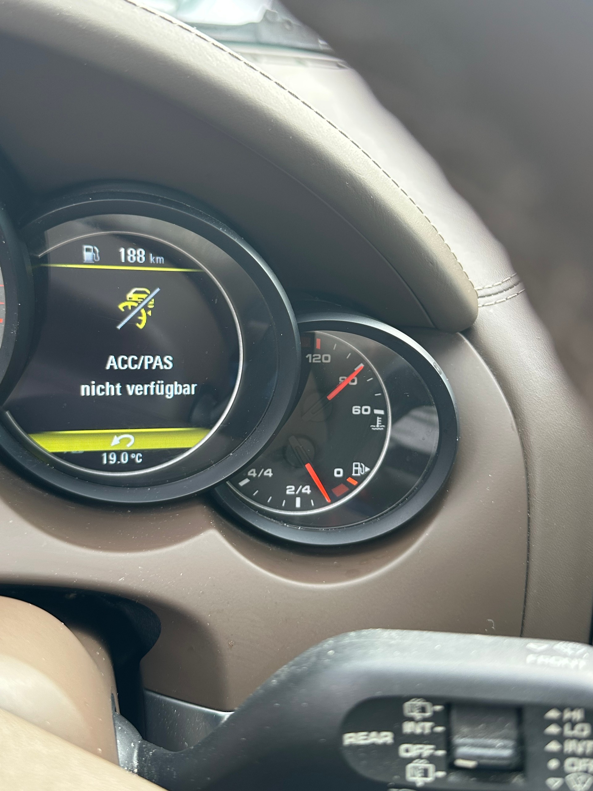 PORSCHE Cayenne S-image-13