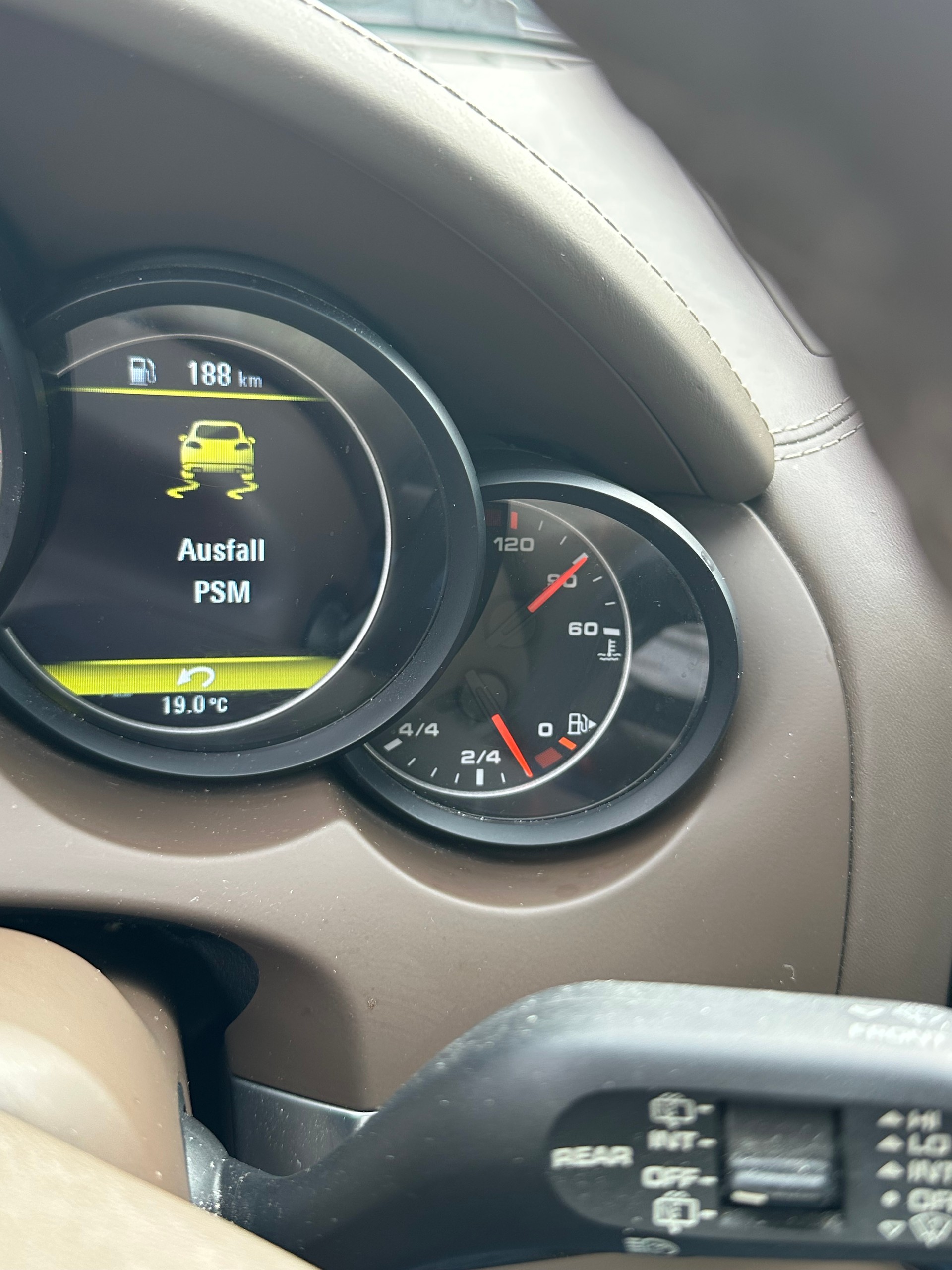PORSCHE Cayenne S-image-14