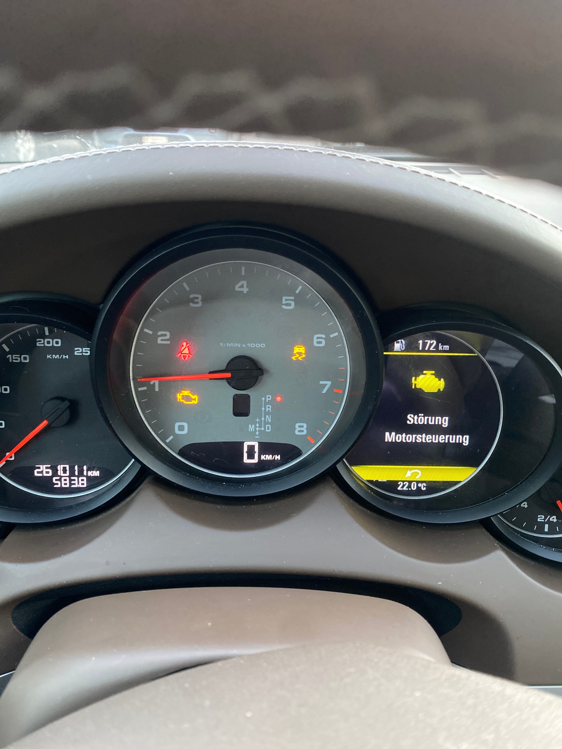 PORSCHE Cayenne S-image-15