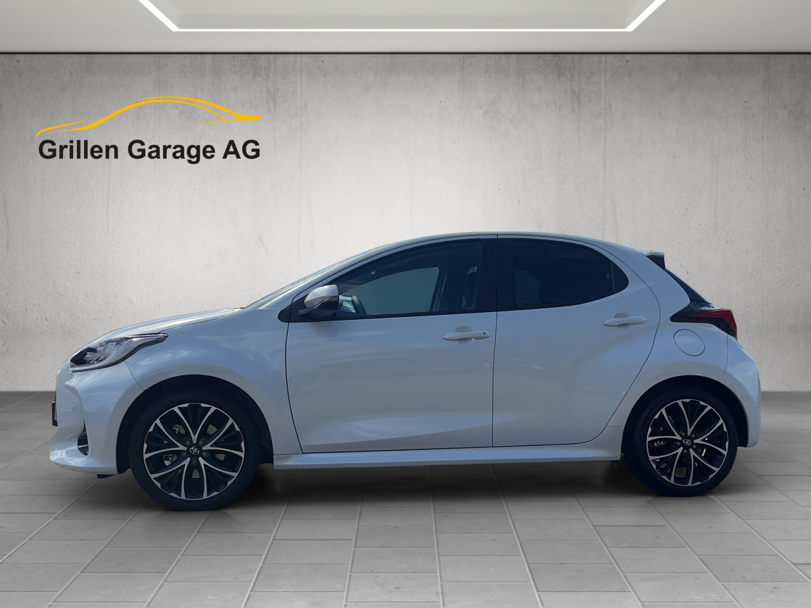 TOYOTA Yaris 1.5 VVT-i HSD Teamplayer-showroom-element-1