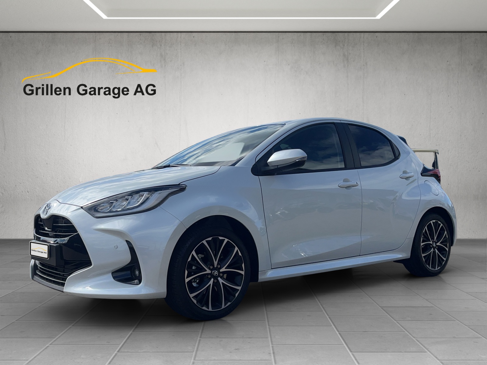 TOYOTA Yaris 1.5 VVT-i HSD Teamplayer