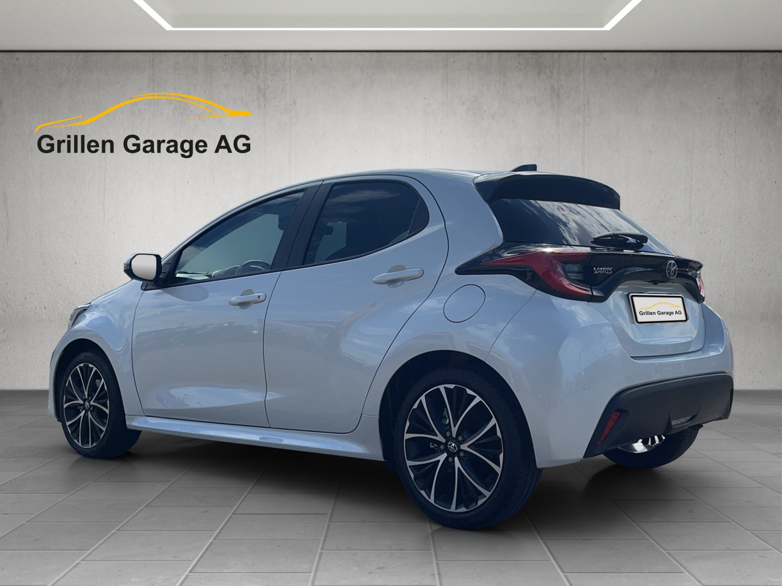 TOYOTA Yaris 1.5 VVT-i HSD Teamplayer-showroom-element-2