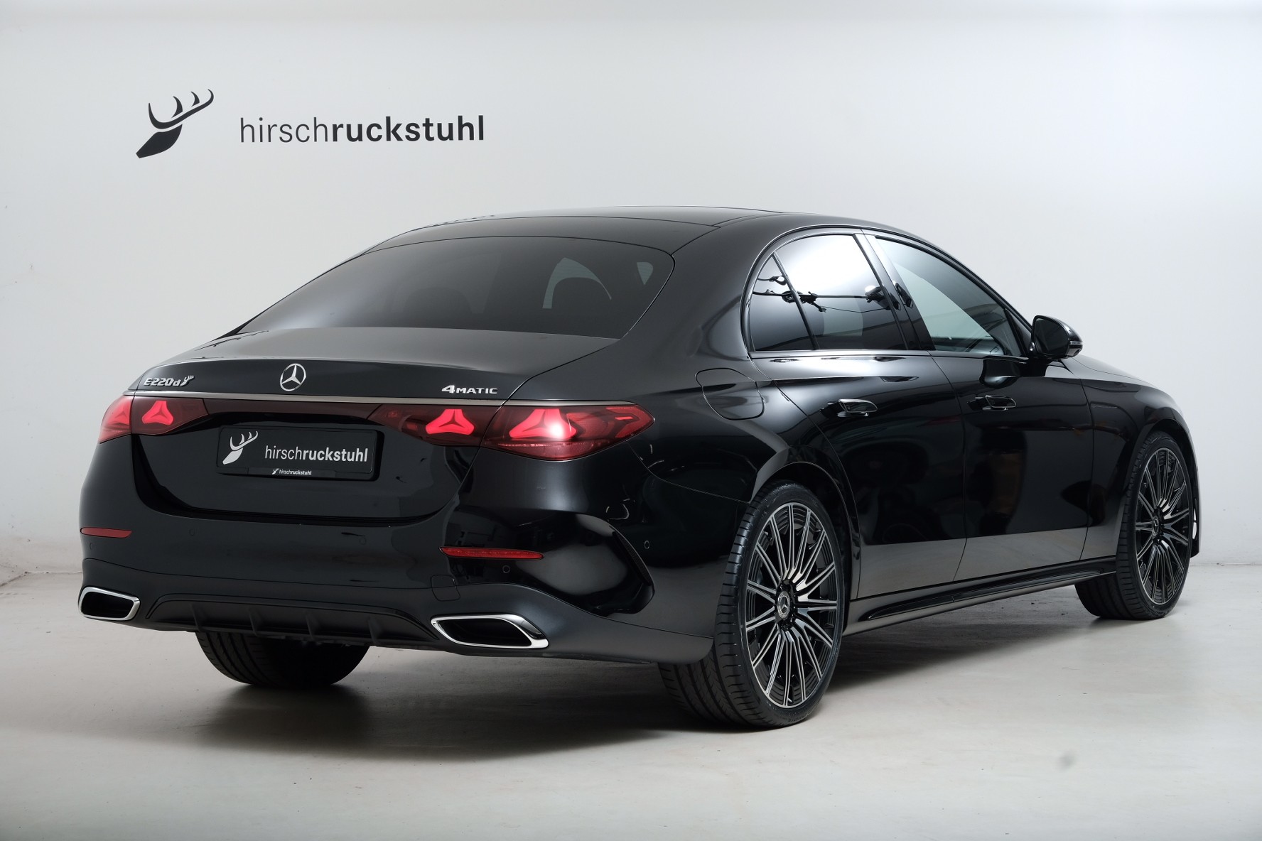 MERCEDES-BENZ E 220 d AMG Line 4matic W214-showroom-element-3