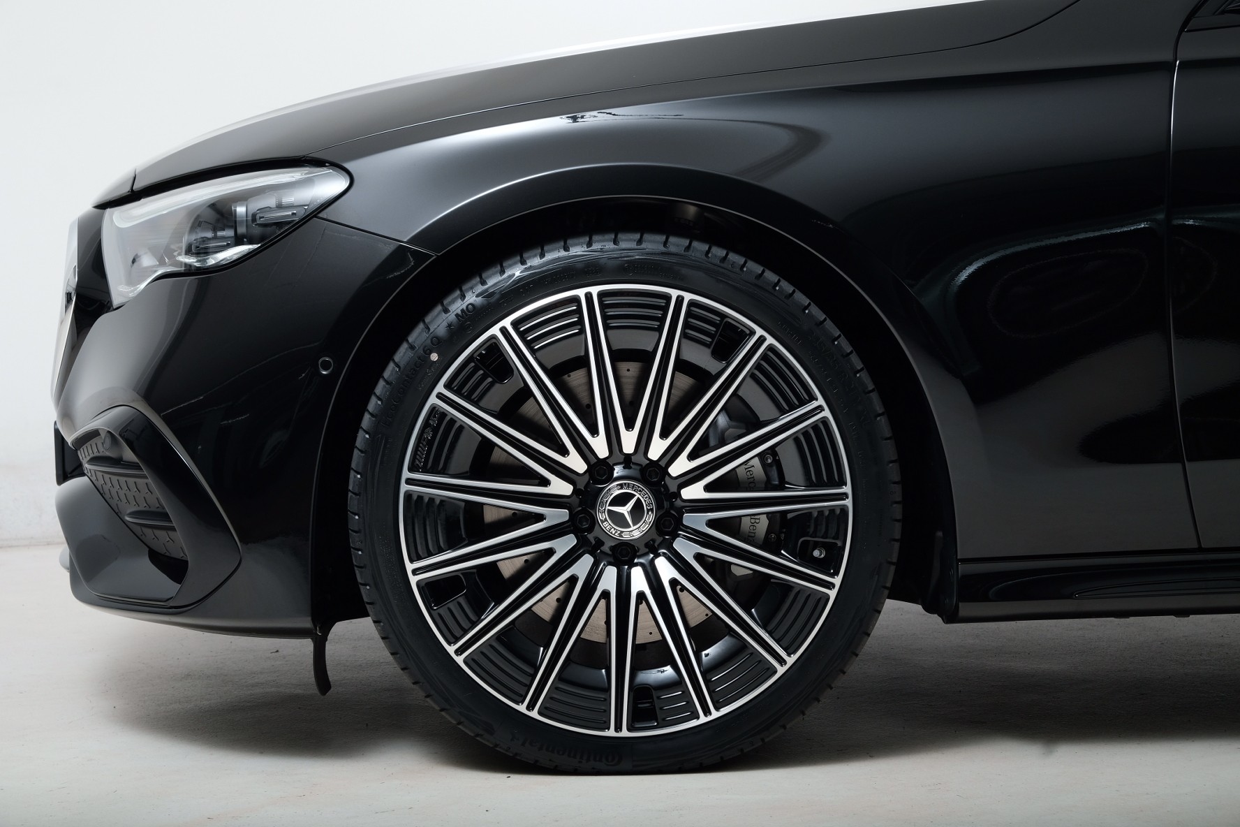 MERCEDES-BENZ E 220 d AMG Line 4matic W214-showroom-element-2