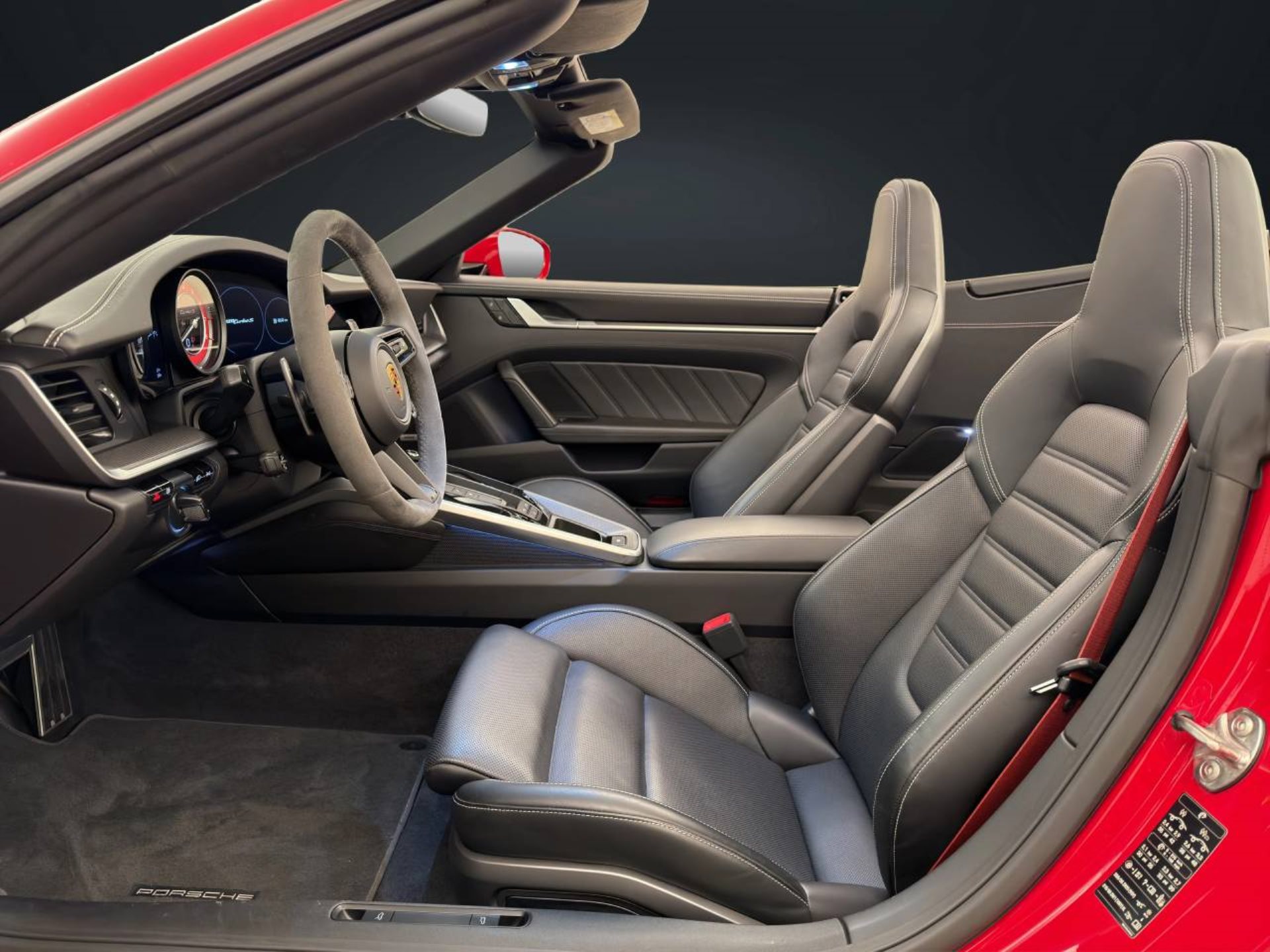 PORSCHE 911 Turbo S Cabriolet-image-4