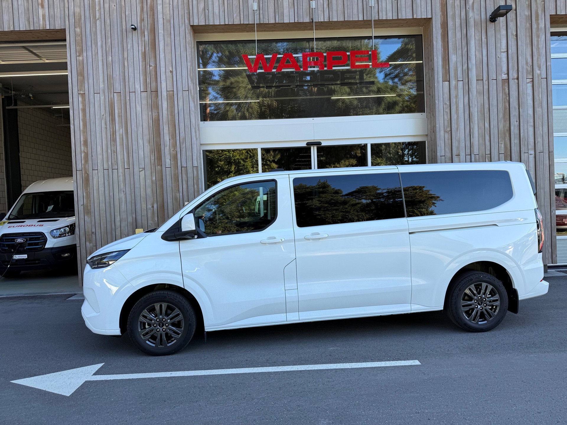 FORD Transit Custom Combi PHEV 320 L2H1 Limited Automat Einzigartig! 2 Rollstühle gleichzeitig!-image-15