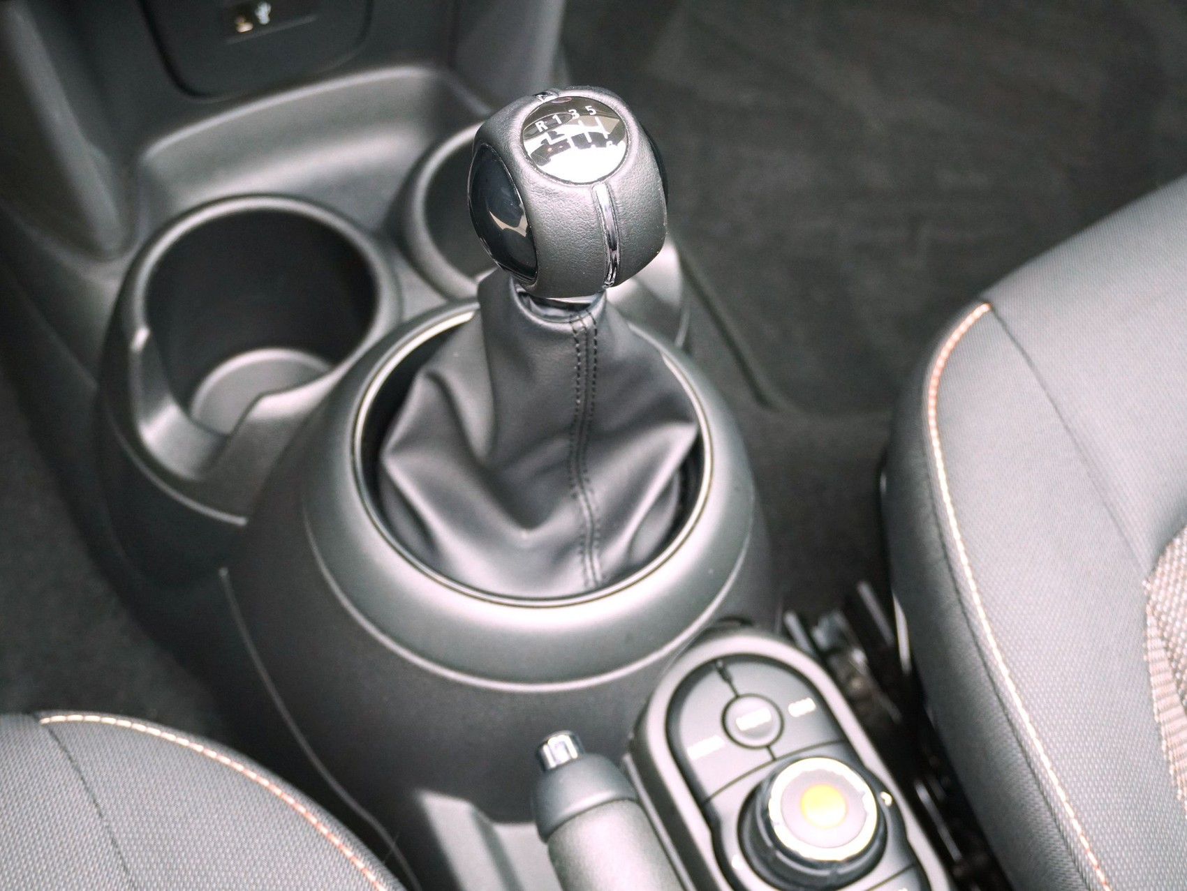 MINI Mini Cabrio F57 1.5i One-image-17