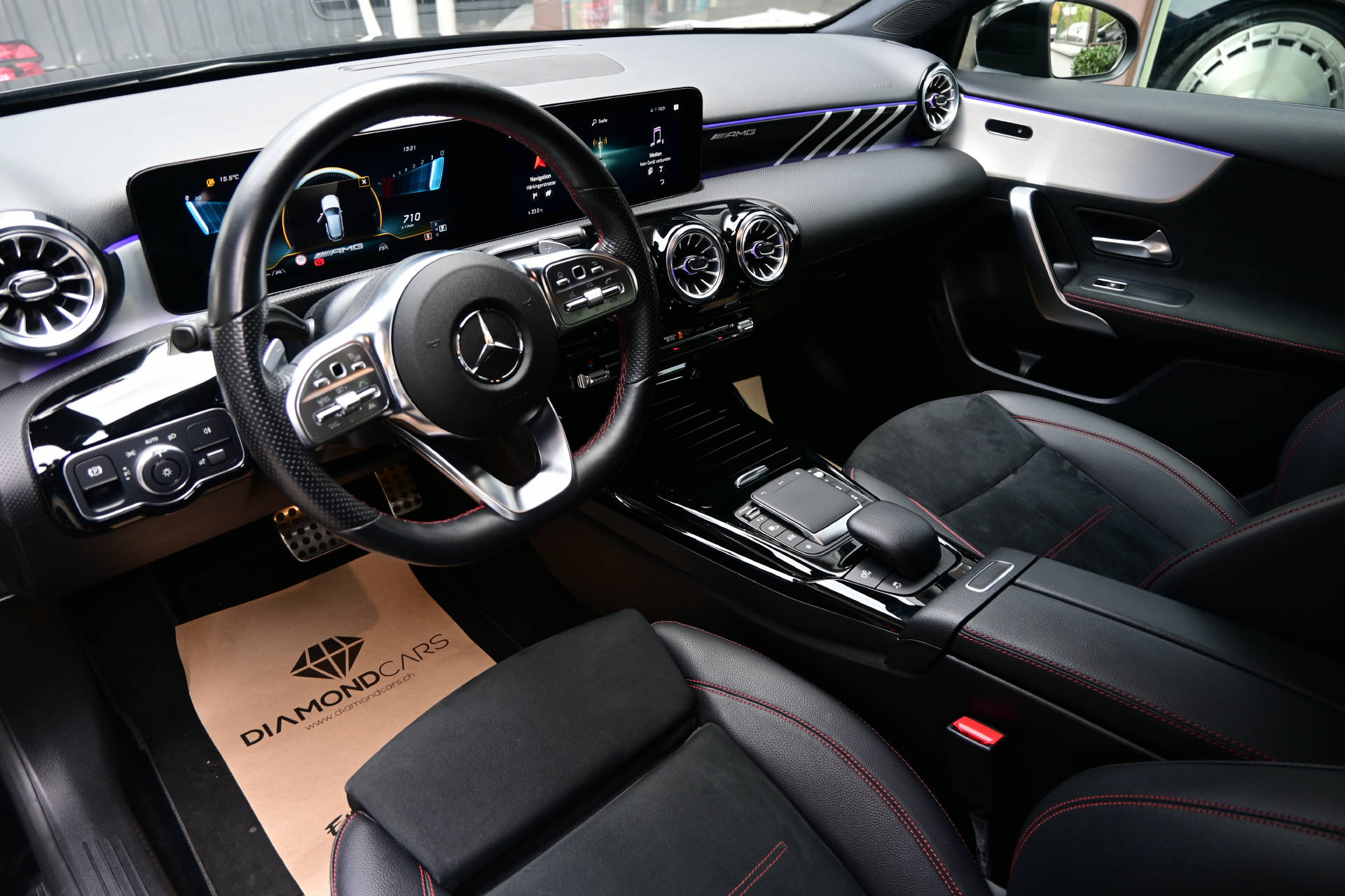 MERCEDES-BENZ A 35 AMG 4matic ** Pack Sport Black AMG**-image-9