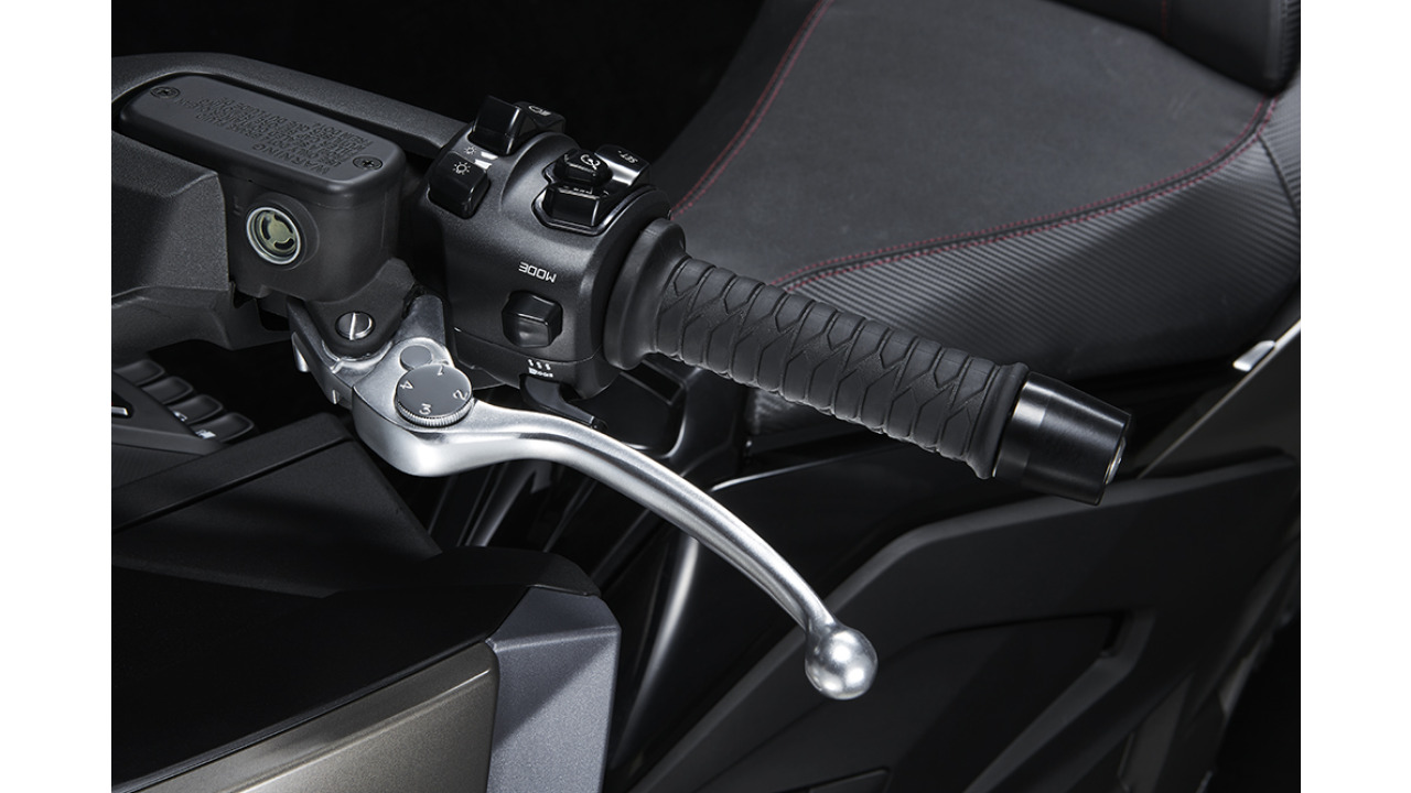 KYMCO AK 575 PREMIUM-image-8