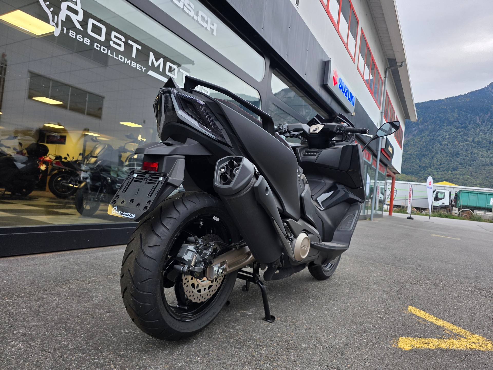 KYMCO AK 575 PREMIUM-image-4