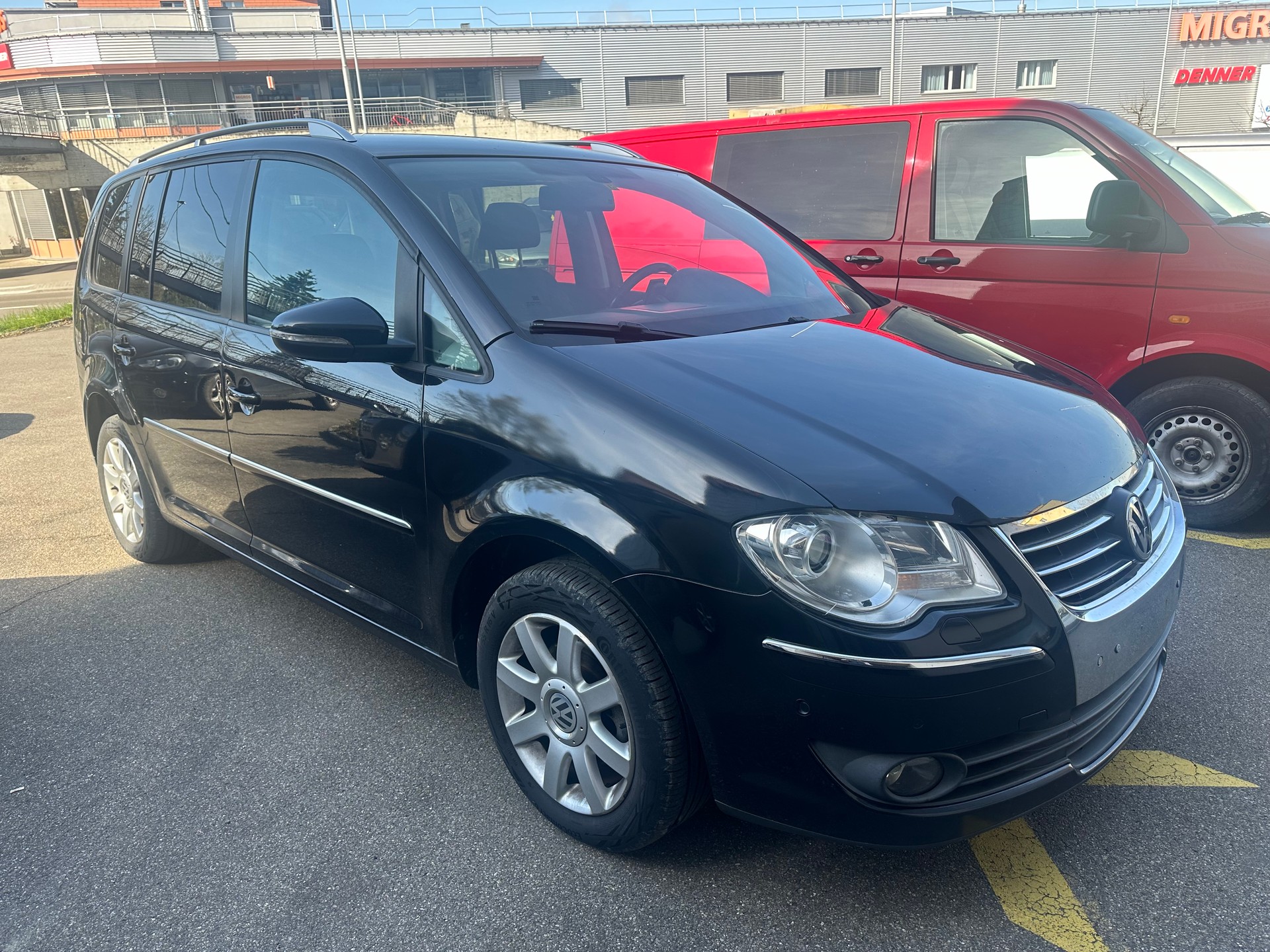 VW CrossTouran 2.0 TDI Scott Limited Edition-showroom-element-1