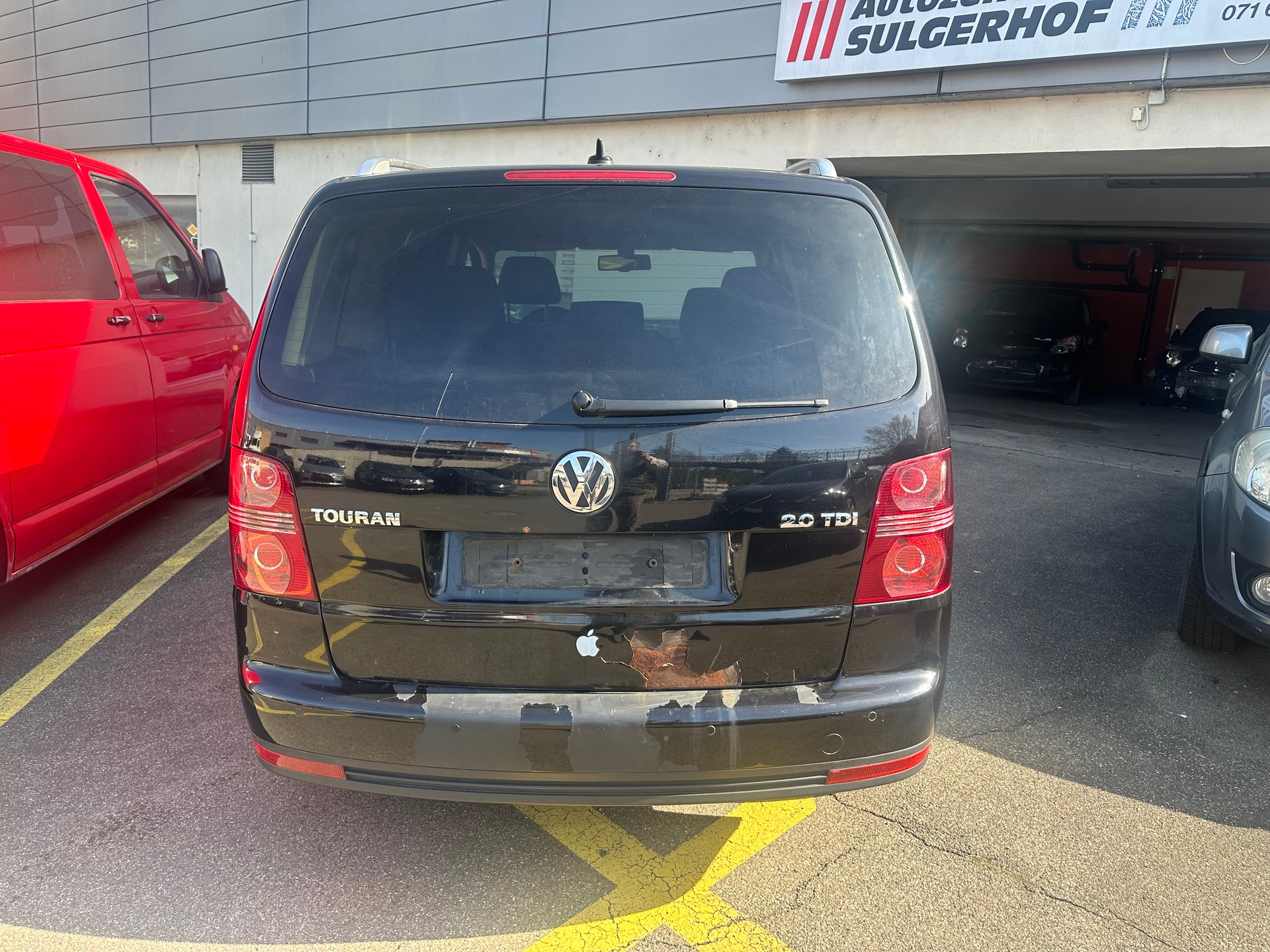 VW CrossTouran 2.0 TDI Scott Limited Edition-image-5