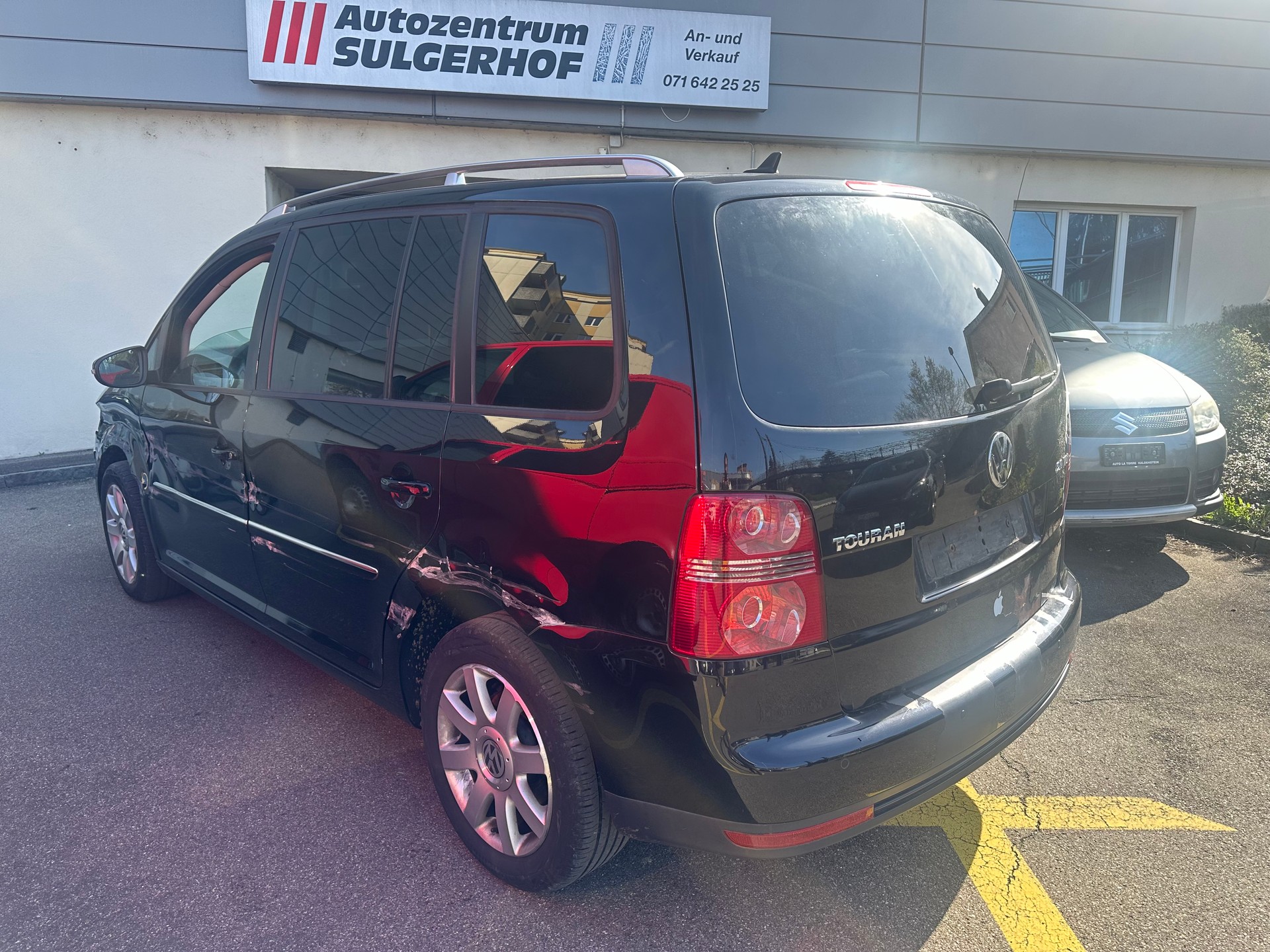VW CrossTouran 2.0 TDI Scott Limited Edition-image-4