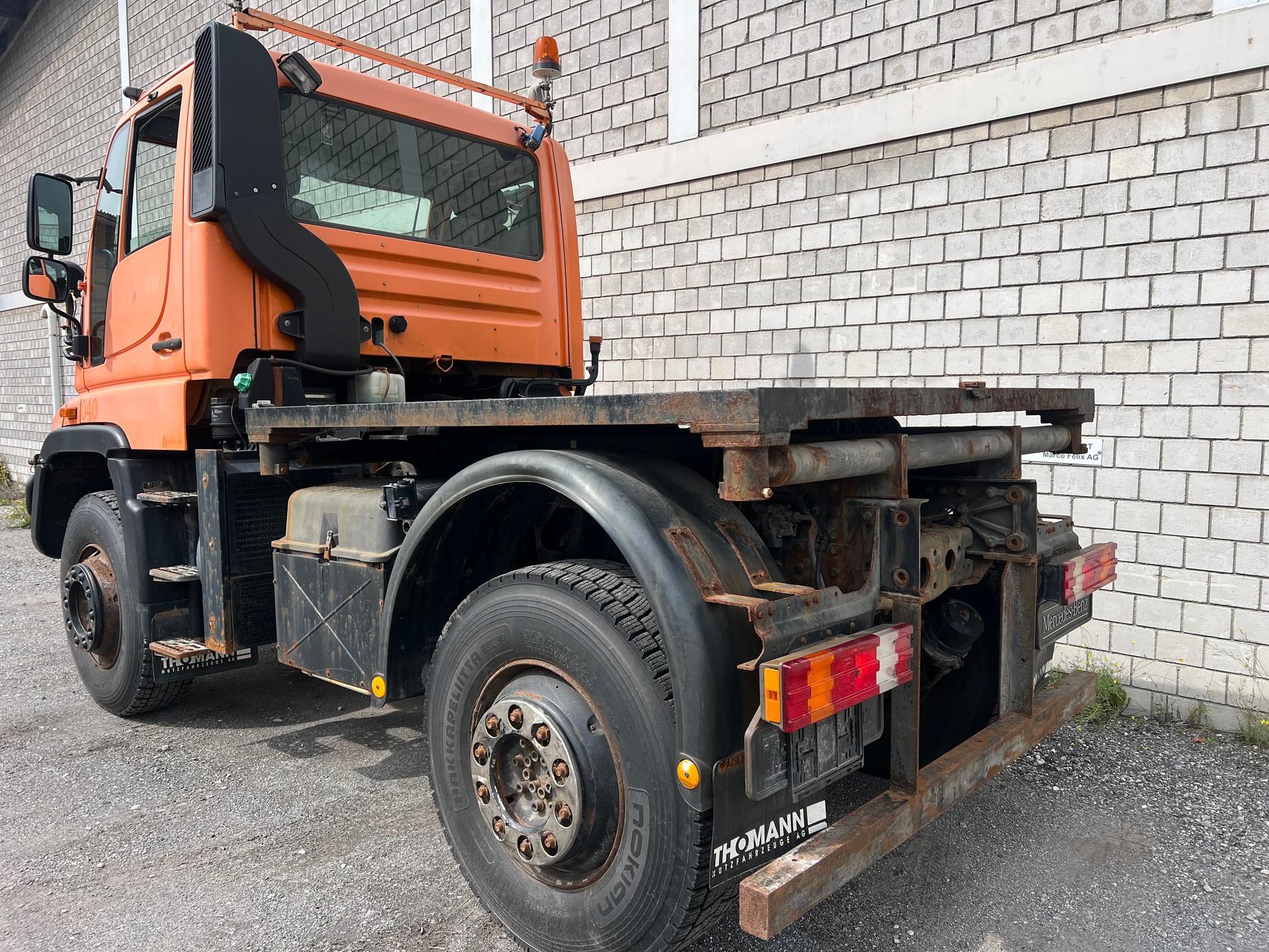 UNIMOG U 400-image-4