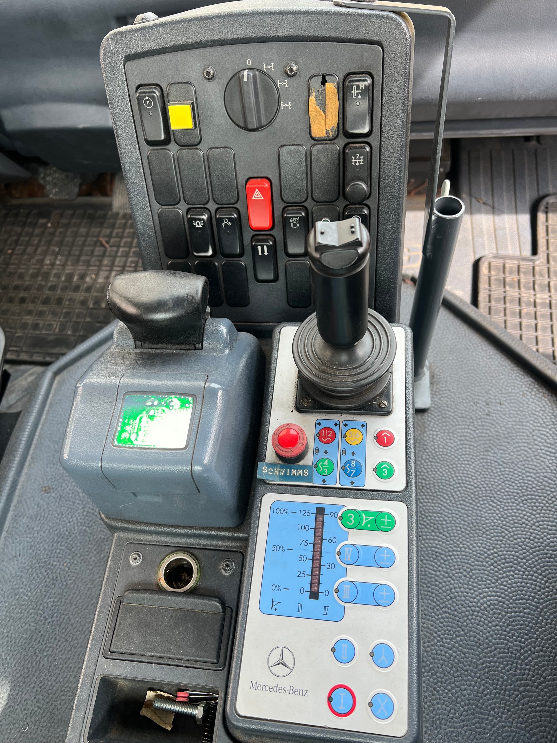 UNIMOG U 400-image-7