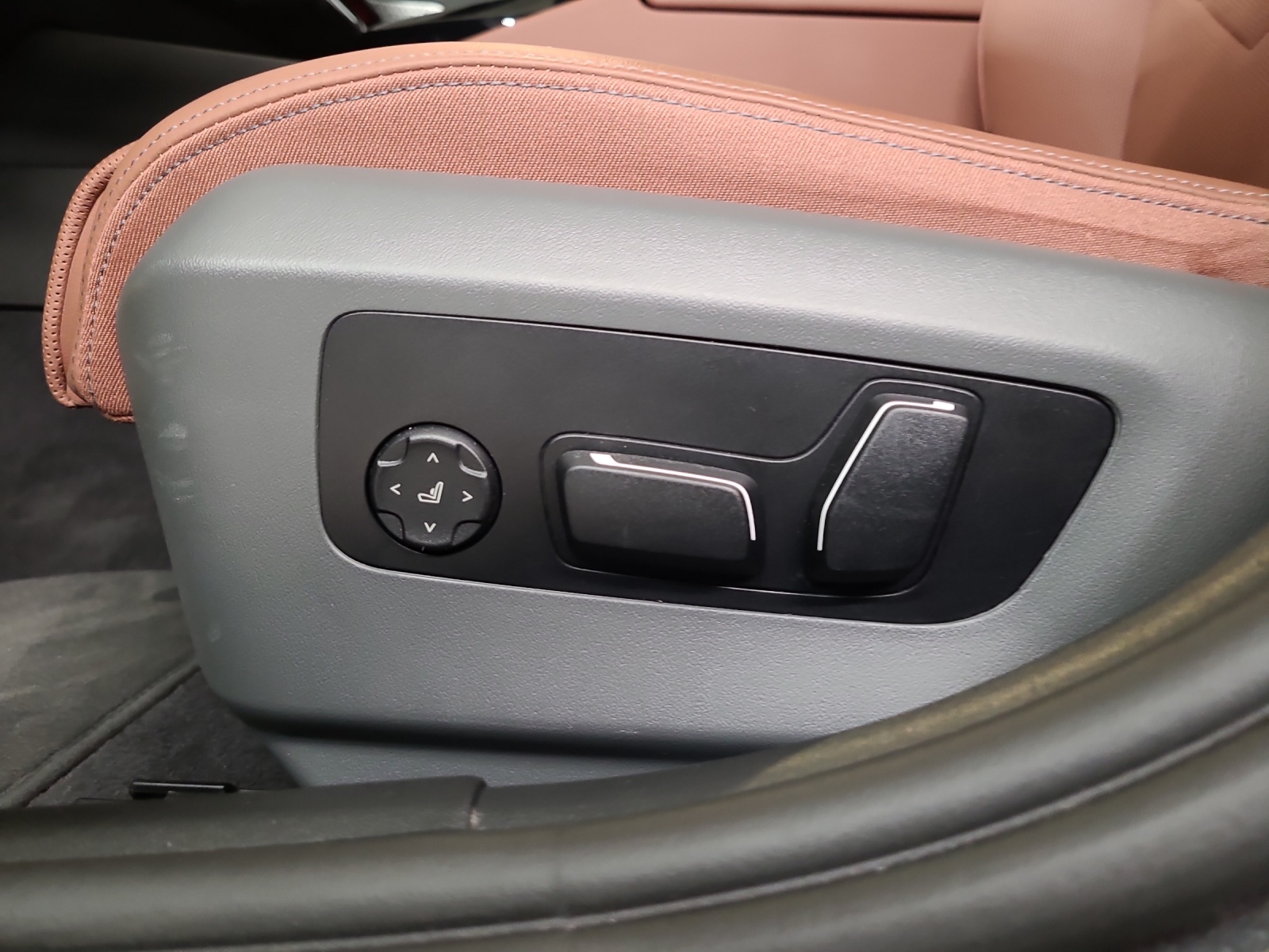 BMW i5 G61 Touring M60 xDrive-image-13