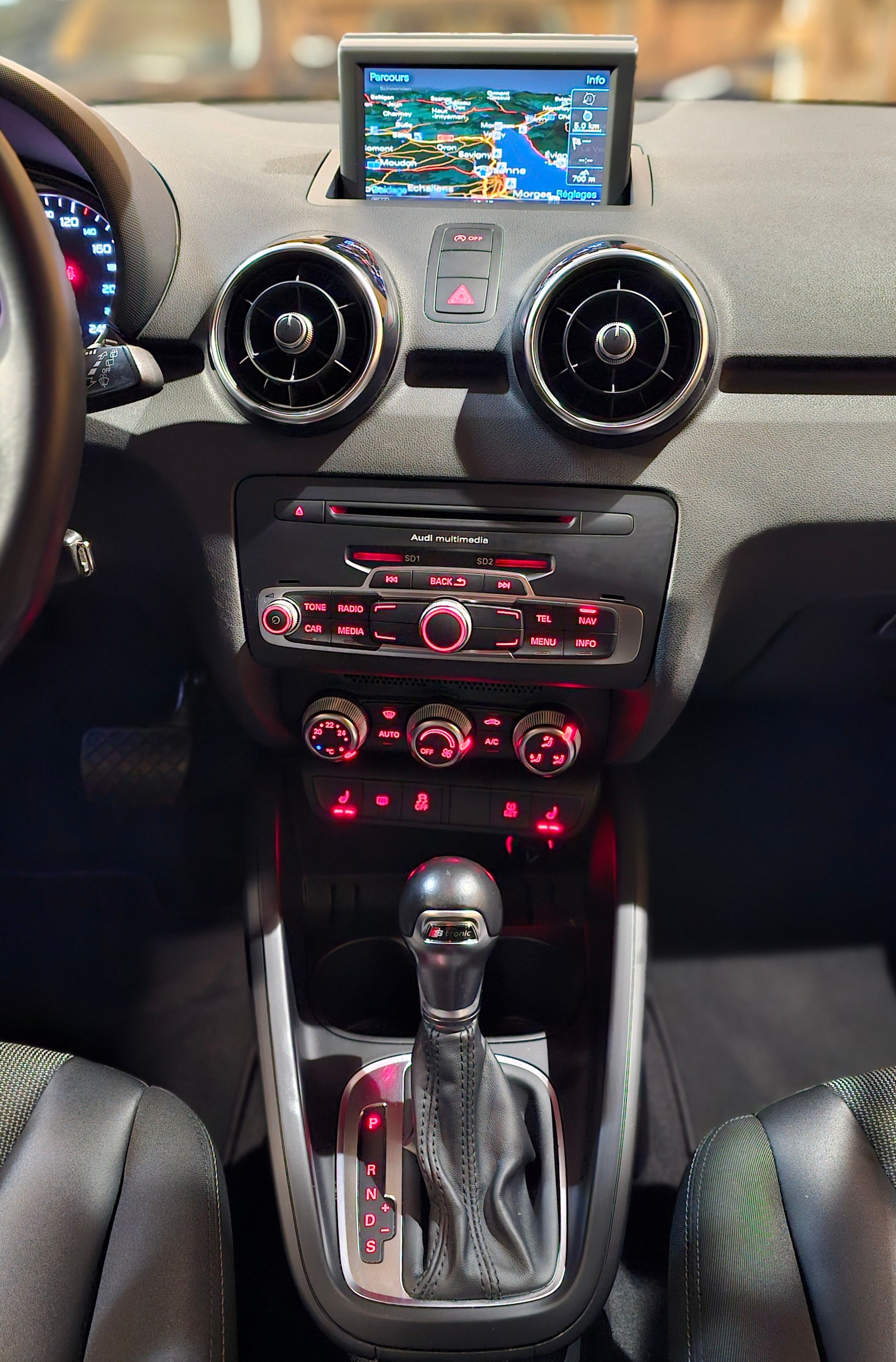 AUDI A1 Sportback 1.4 TFSI Ambition S-tronic Cod-image-20