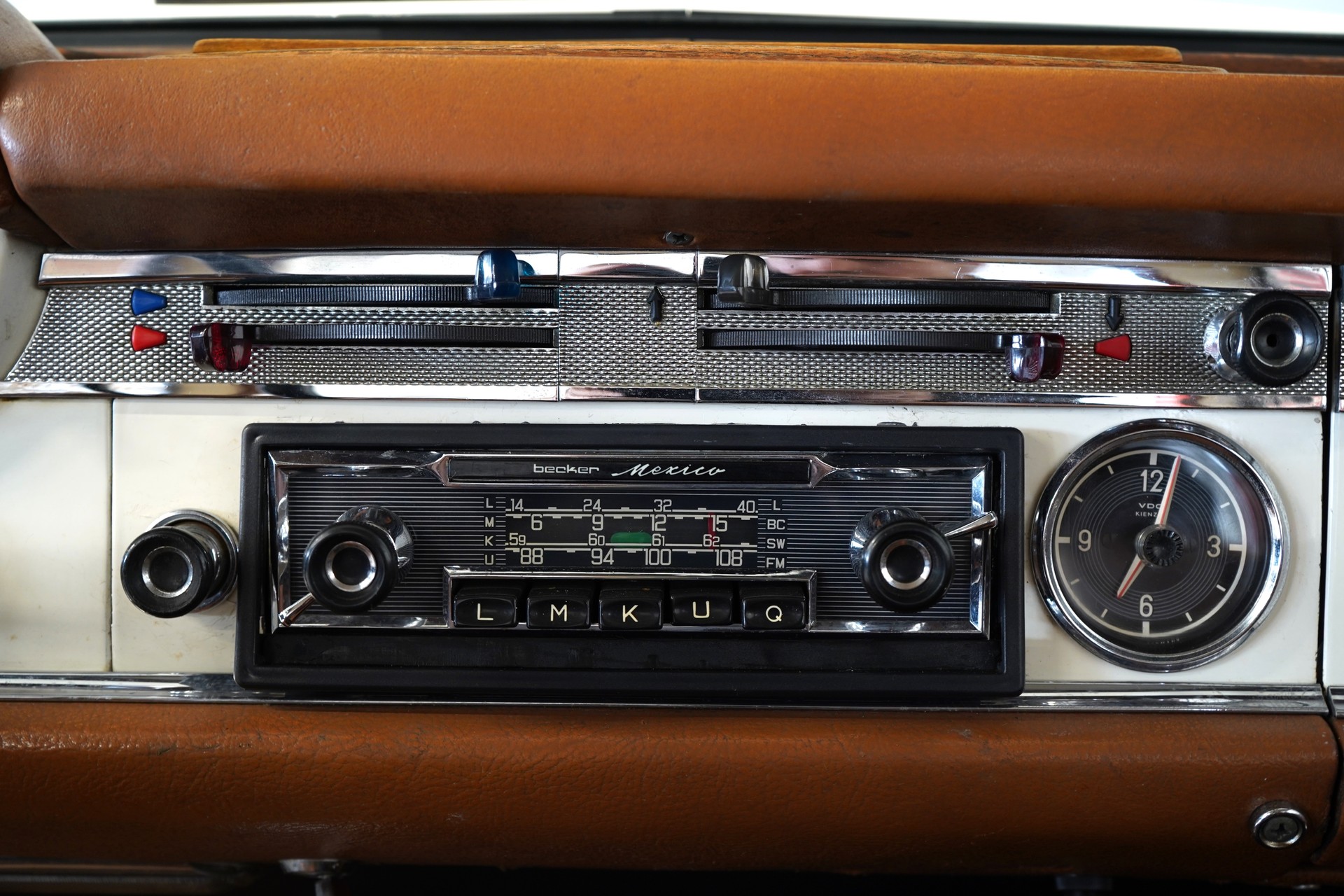 MERCEDES-BENZ 230 SL ROADSTER-image-16