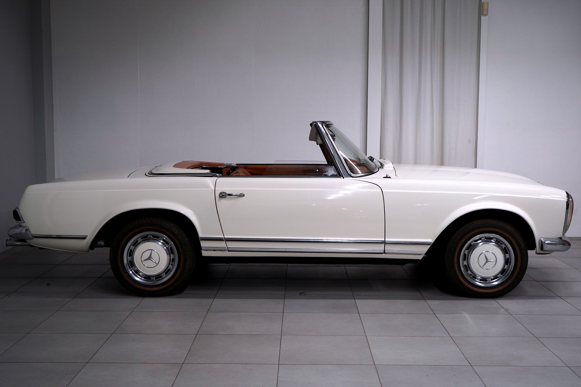 MERCEDES-BENZ 230 SL ROADSTER-image-29
