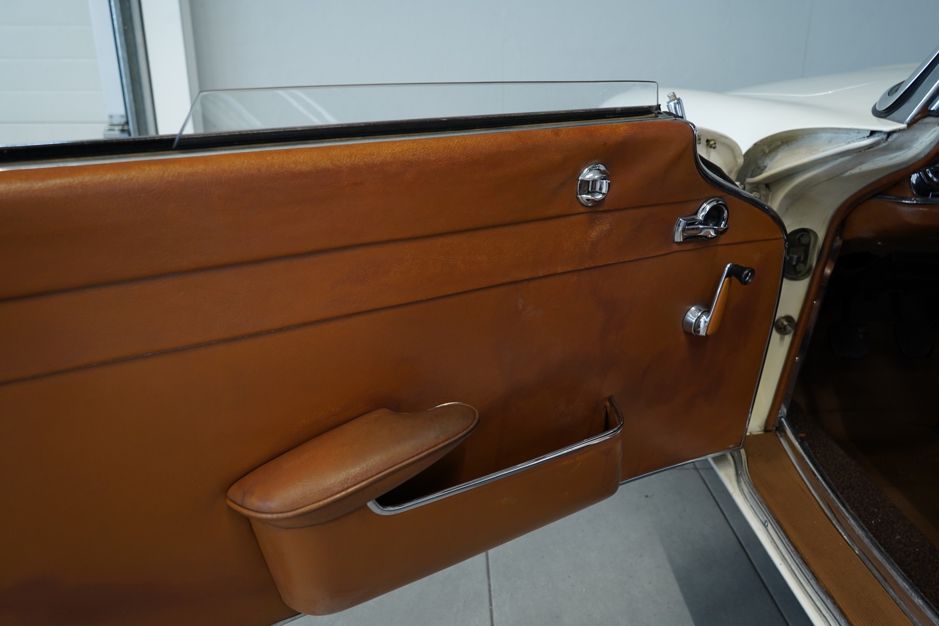 MERCEDES-BENZ 230 SL ROADSTER-image-8