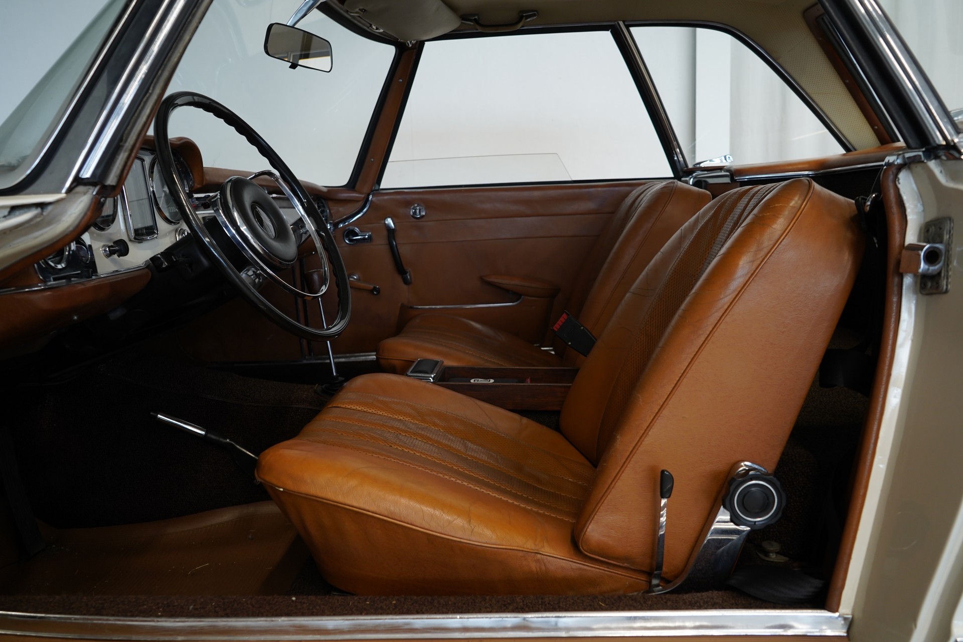 MERCEDES-BENZ 230 SL ROADSTER-image-9