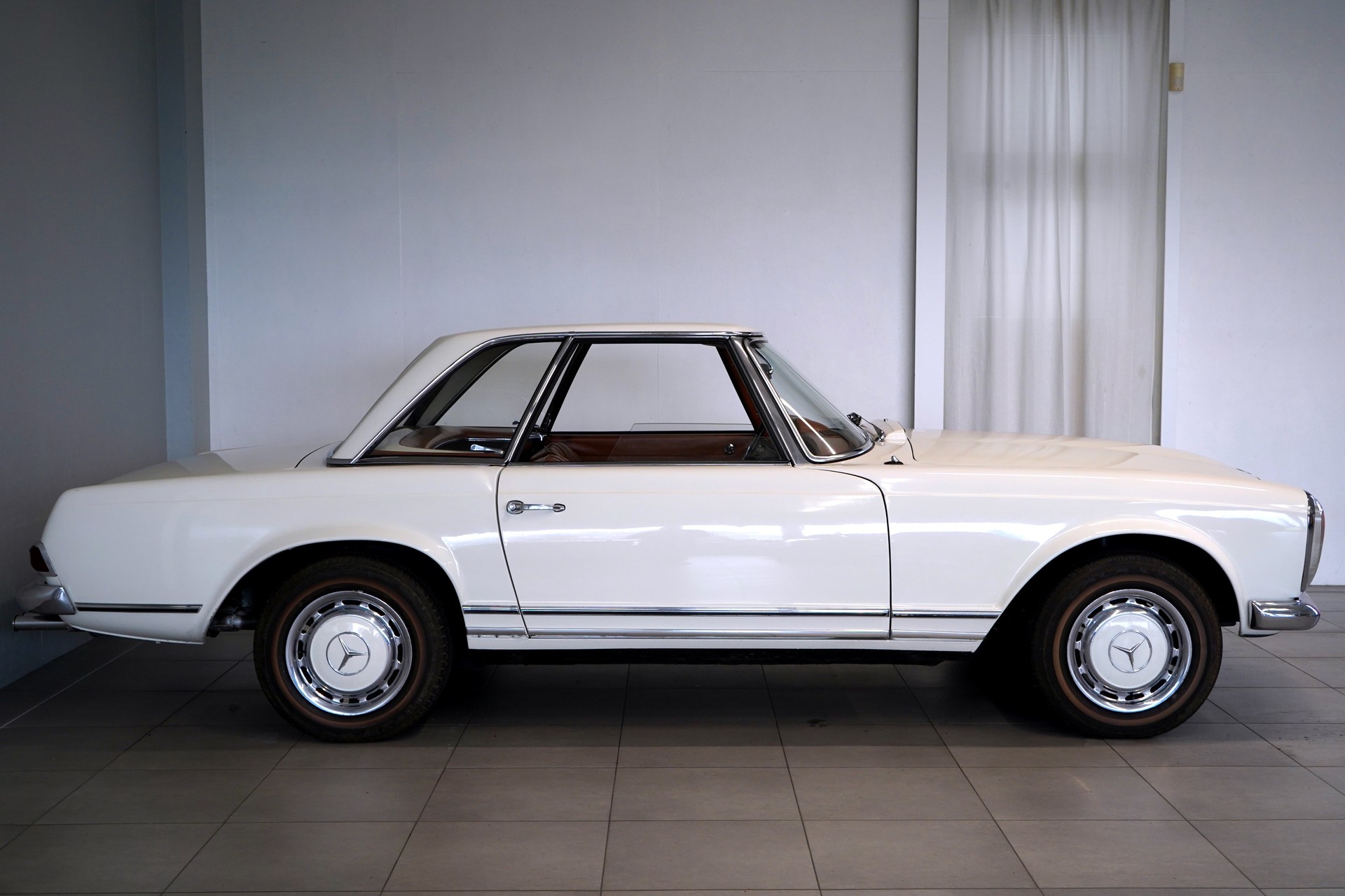 MERCEDES-BENZ 230 SL ROADSTER-image-4