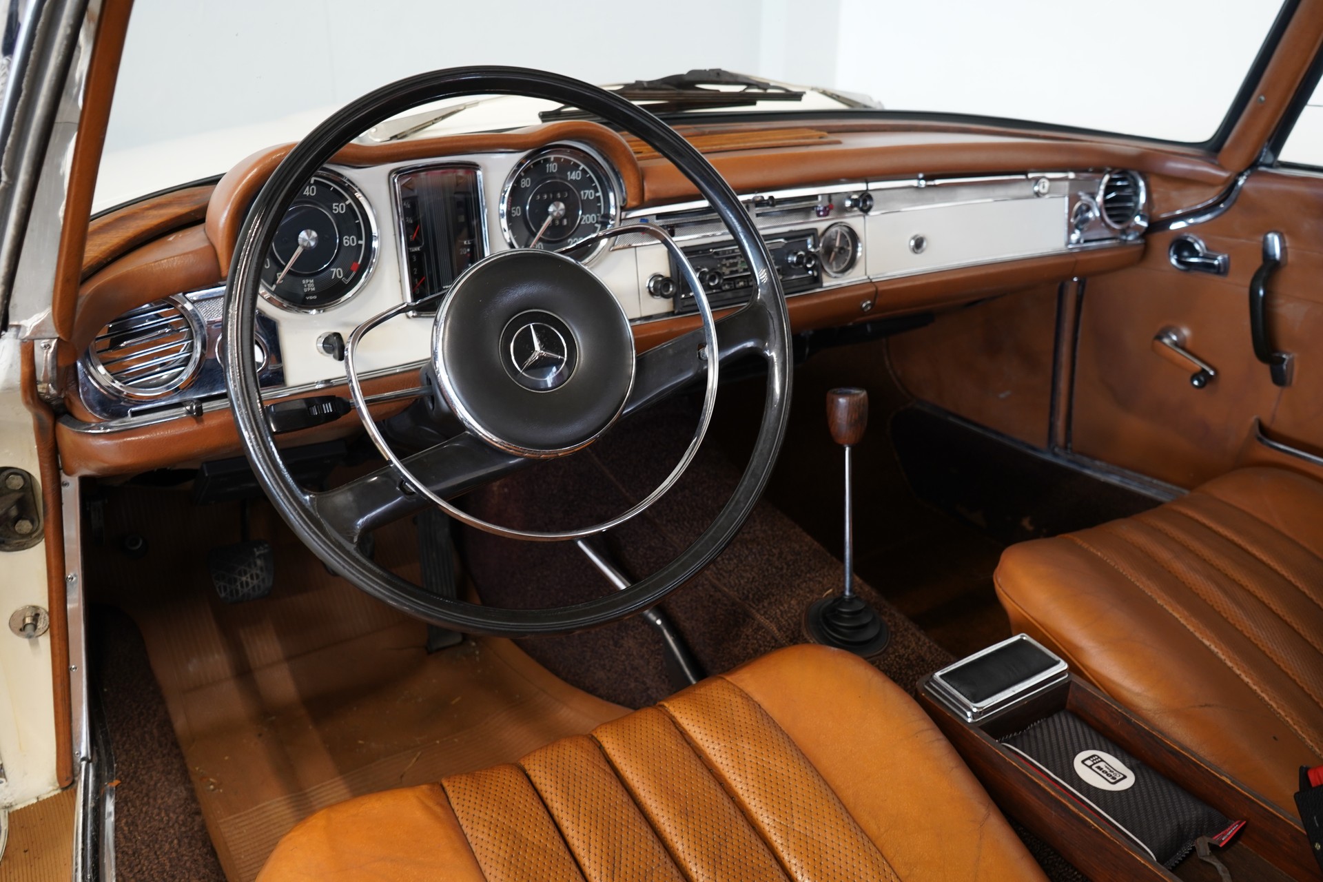 MERCEDES-BENZ 230 SL ROADSTER-image-11