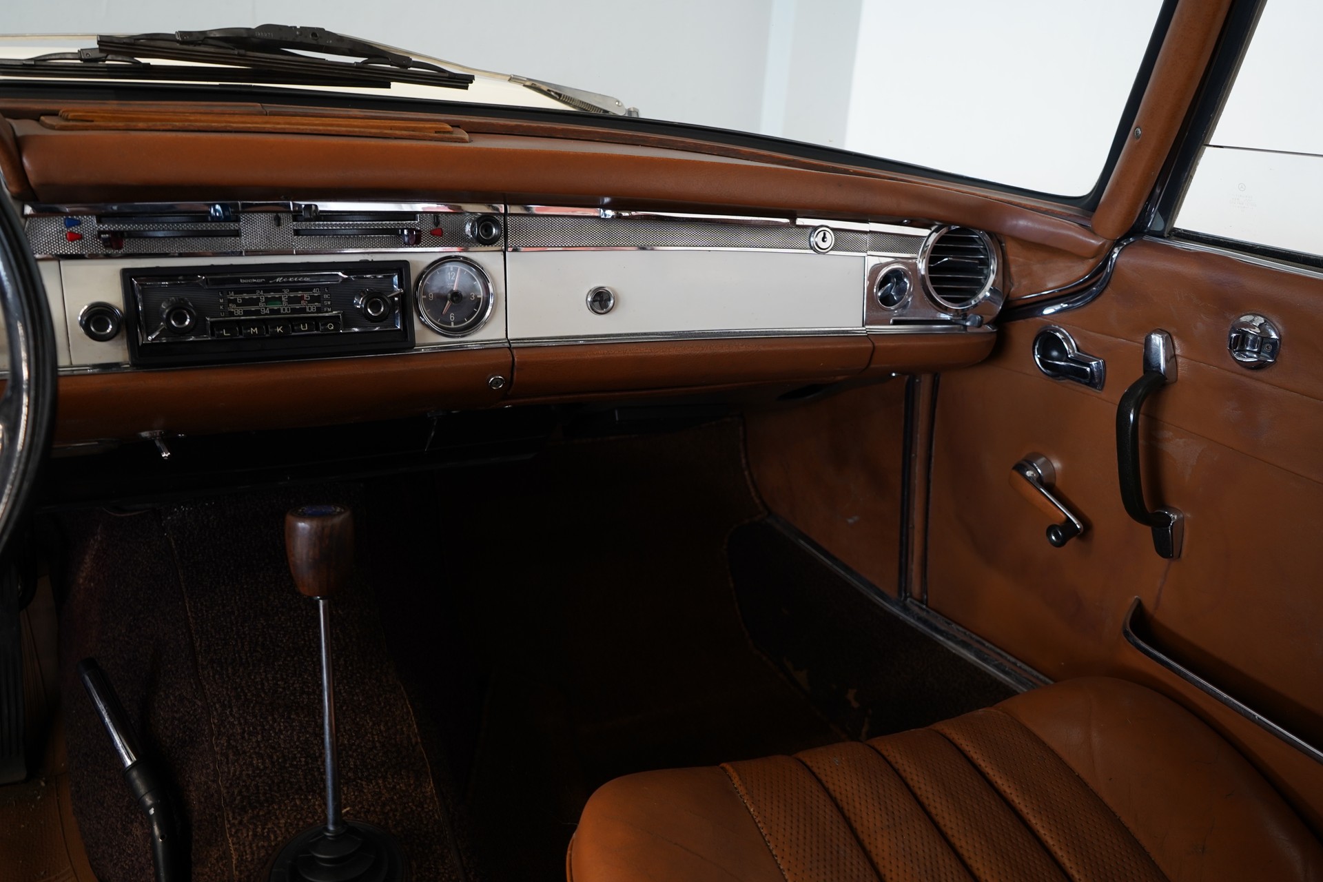 MERCEDES-BENZ 230 SL ROADSTER-image-13