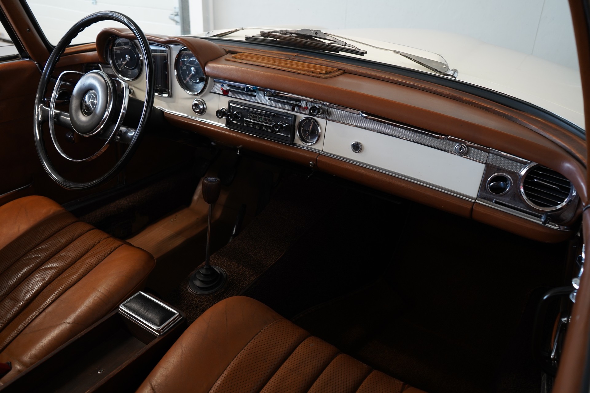 MERCEDES-BENZ 230 SL ROADSTER-image-26