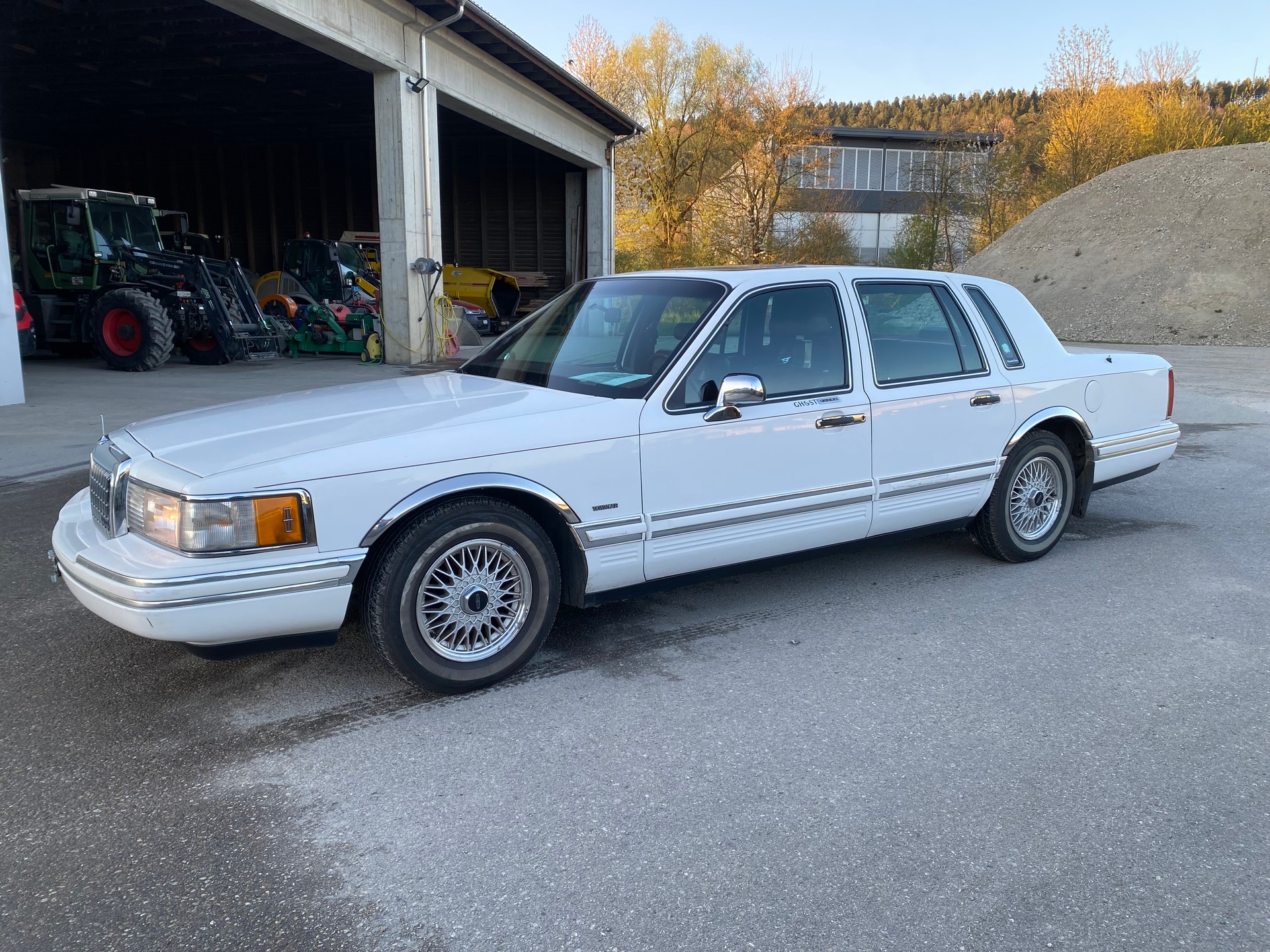 LINCOLN Lincoln Town Car-image-2
