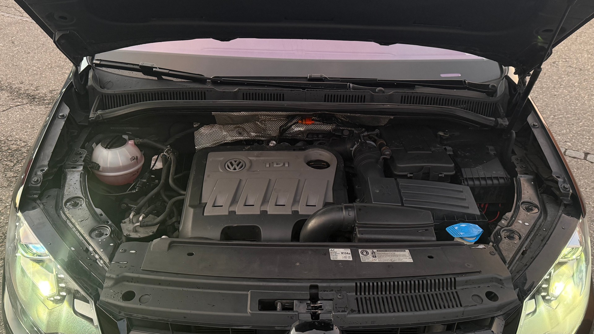 VW SHARAN-image-11