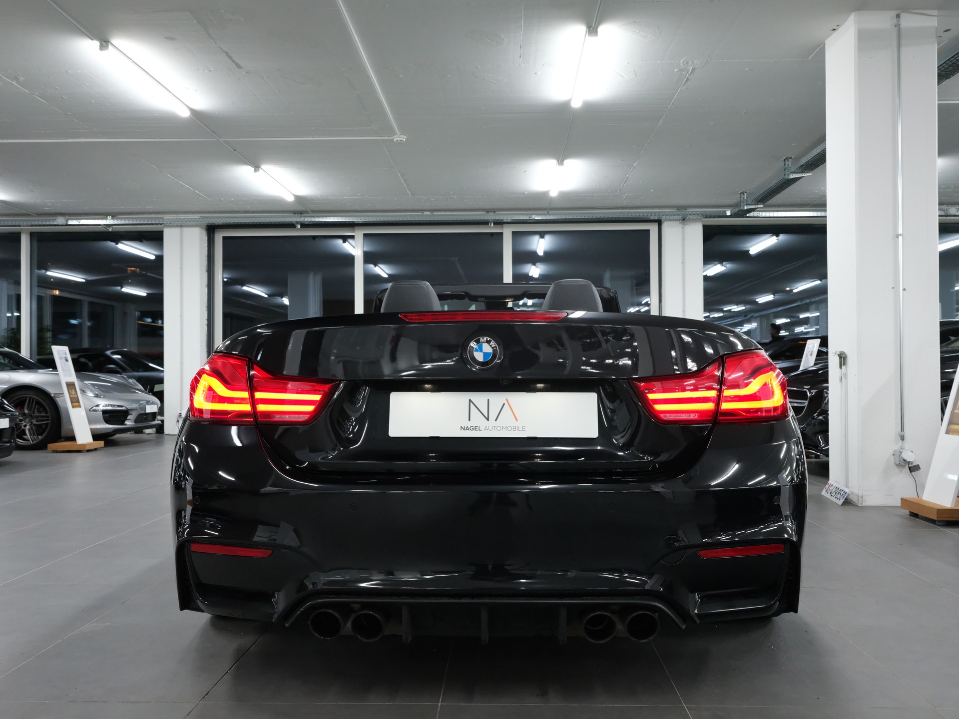 BMW M4 Cabriolet Competition DKG-showroom-element-3