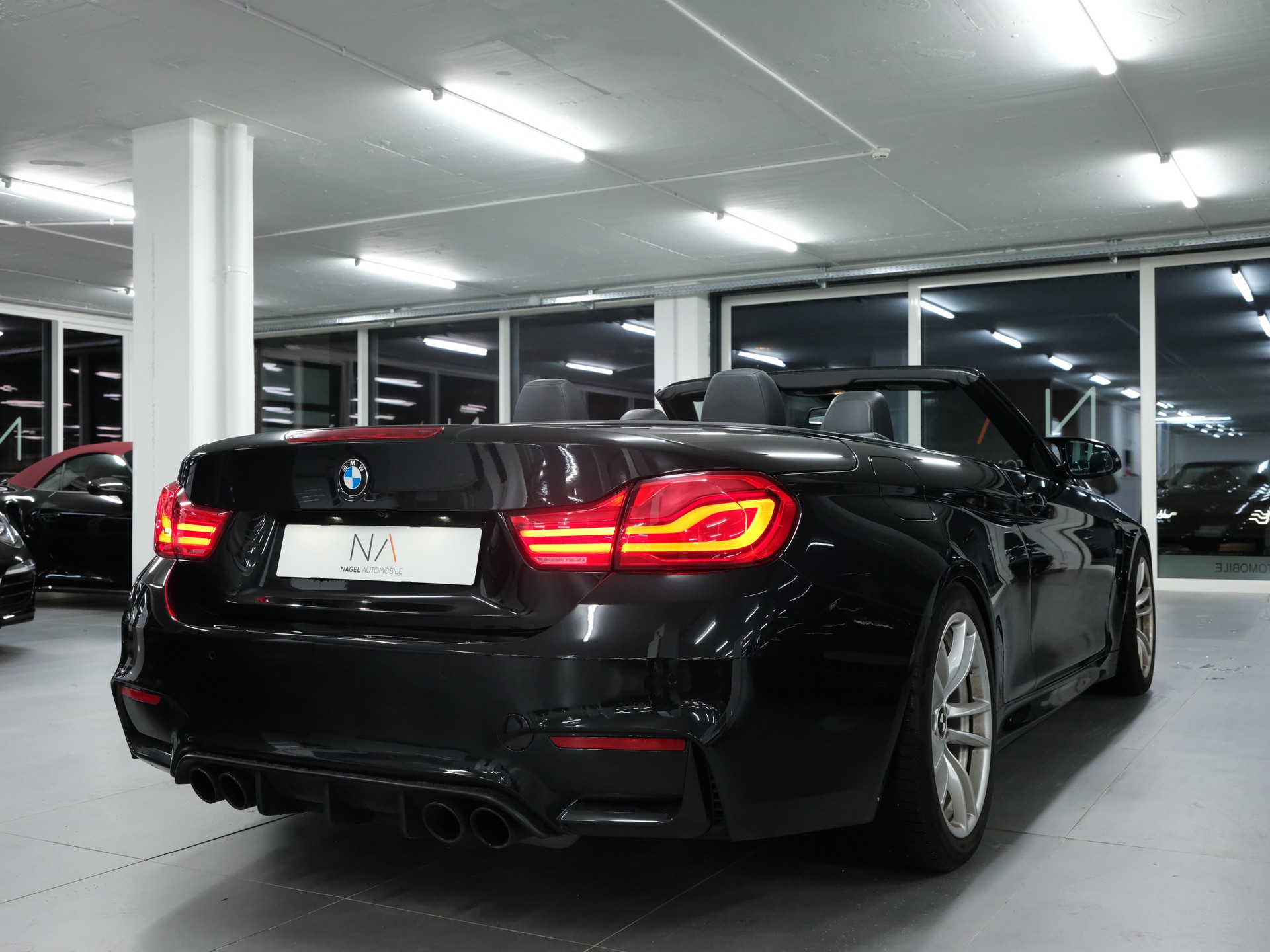BMW M4 Cabriolet Competition DKG-showroom-element-2