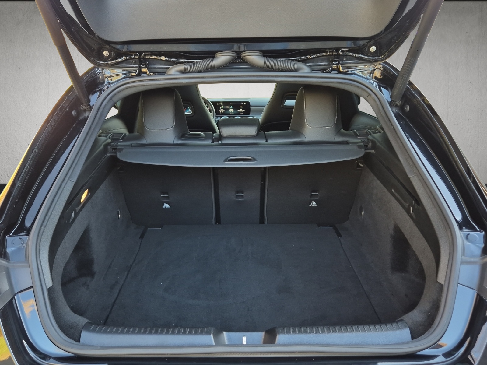 MERCEDES-BENZ CLA Shooting Brake 220 d 4Matic Swiss Star-image-16