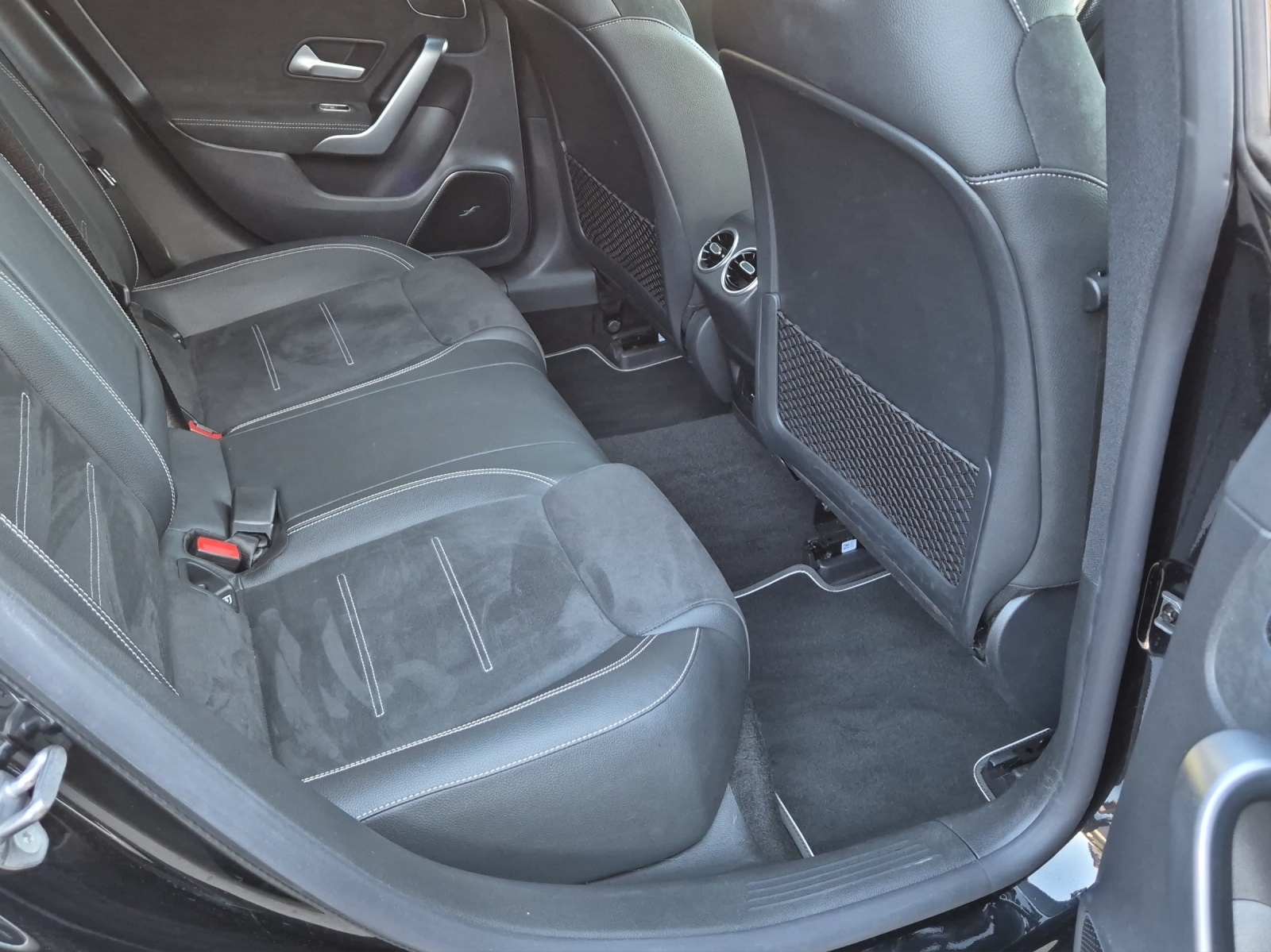 MERCEDES-BENZ CLA Shooting Brake 220 d 4Matic Swiss Star-image-12