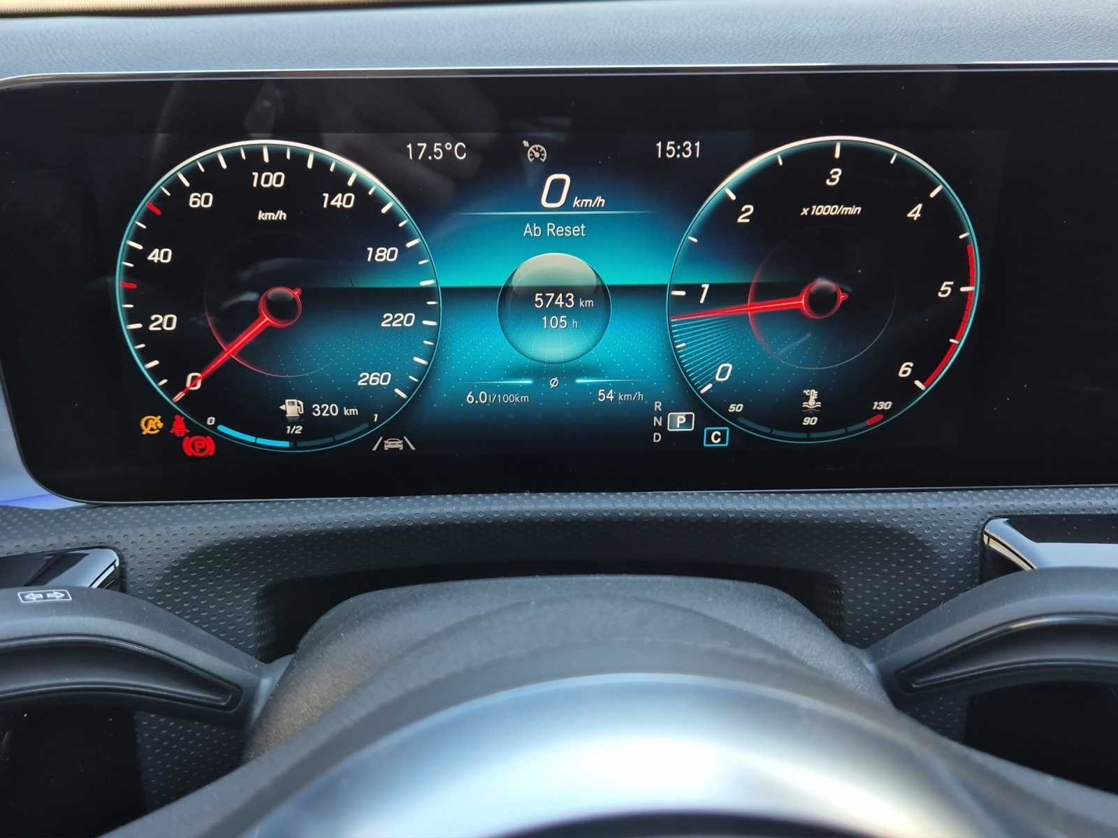MERCEDES-BENZ CLA Shooting Brake 220 d 4Matic Swiss Star-image-9
