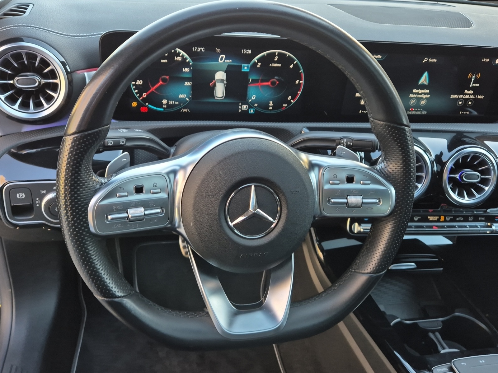 MERCEDES-BENZ CLA Shooting Brake 220 d 4Matic Swiss Star-image-8