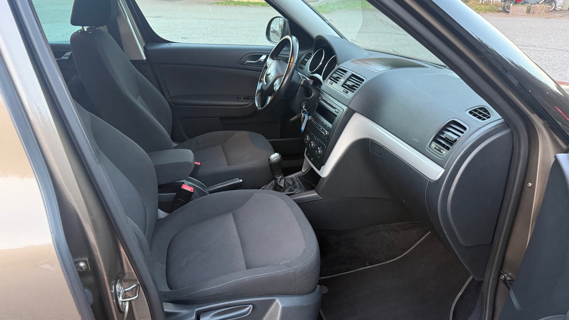 SKODA Yeti 1.8 TSI Ambition 4x4 ab MFK-image-8
