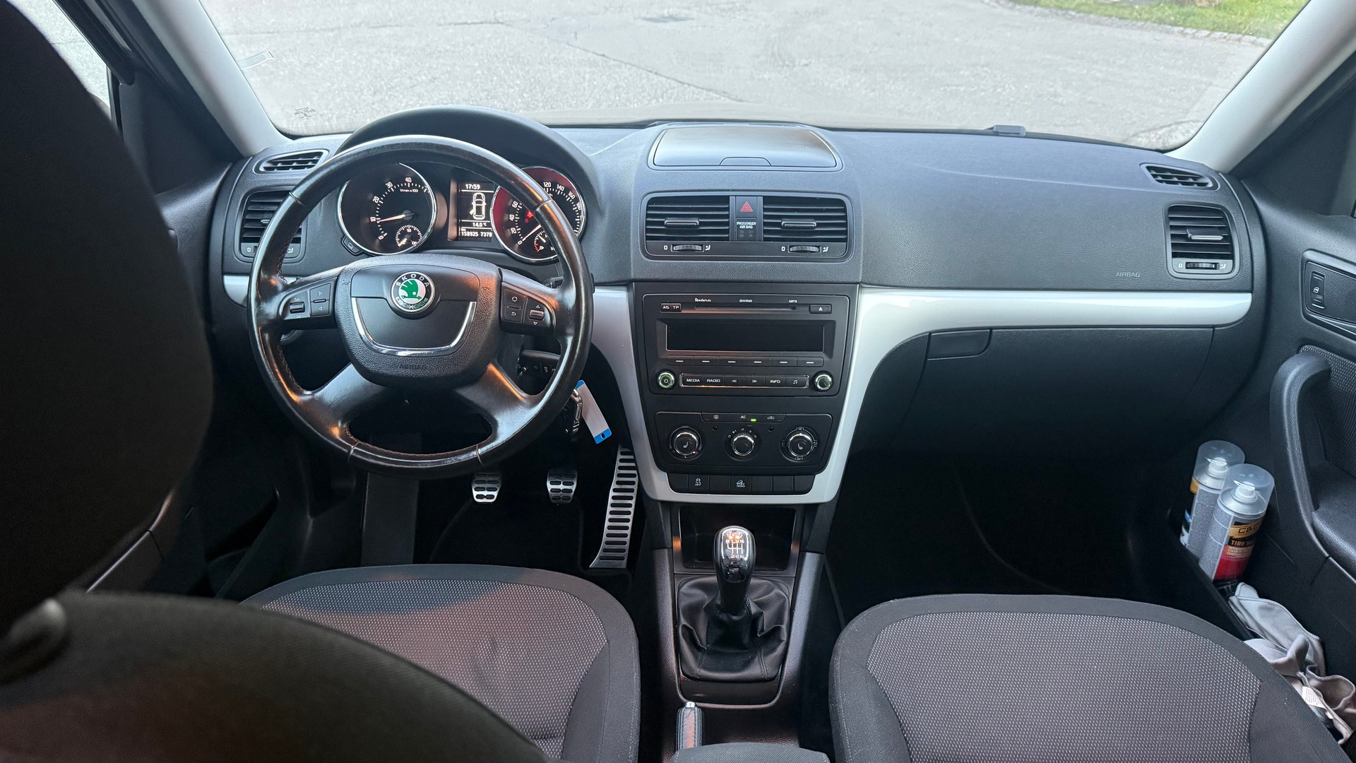 SKODA Yeti 1.8 TSI Ambition 4x4 ab MFK-image-7