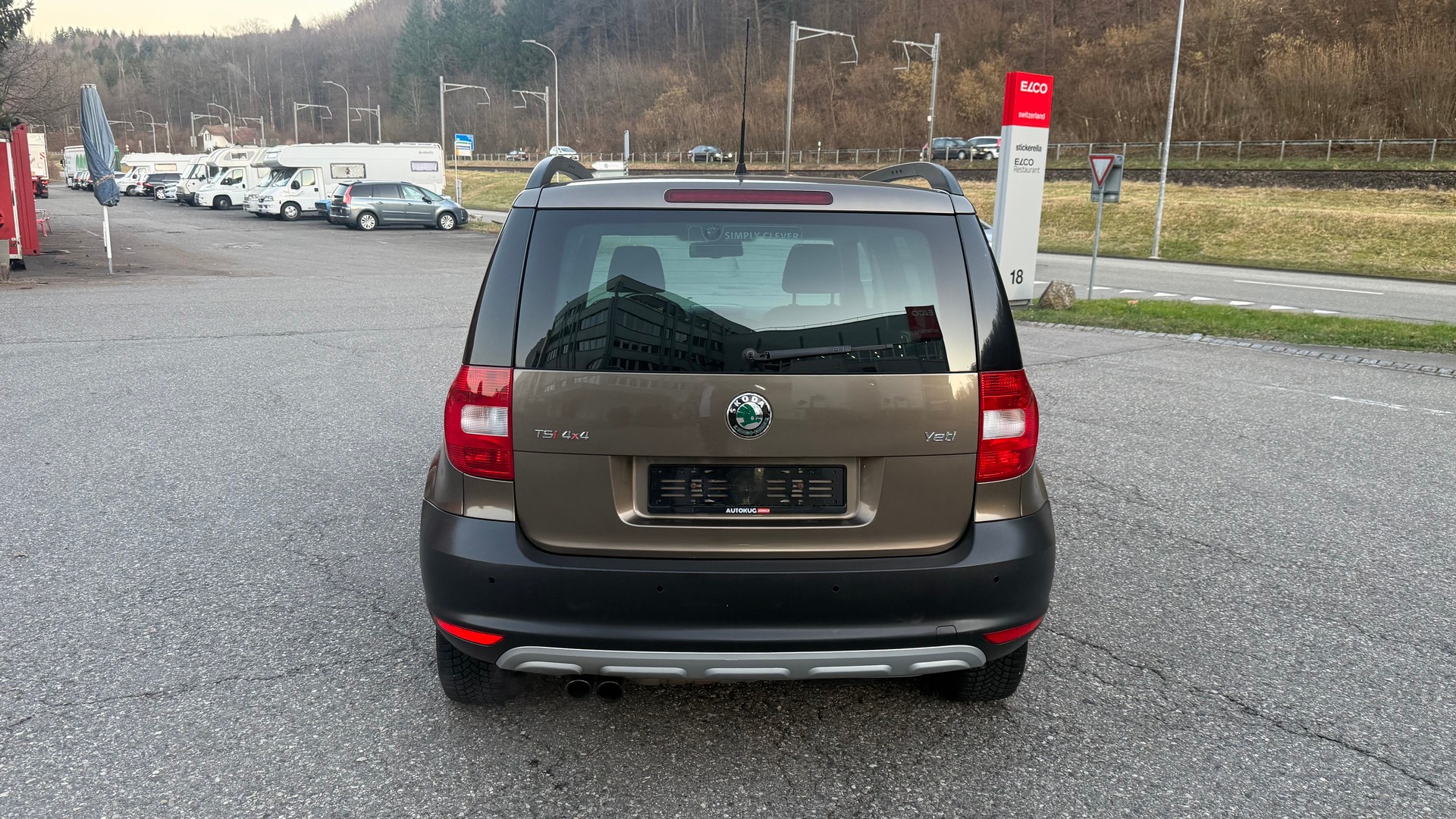 SKODA Yeti 1.8 TSI Ambition 4x4 ab MFK-image-11