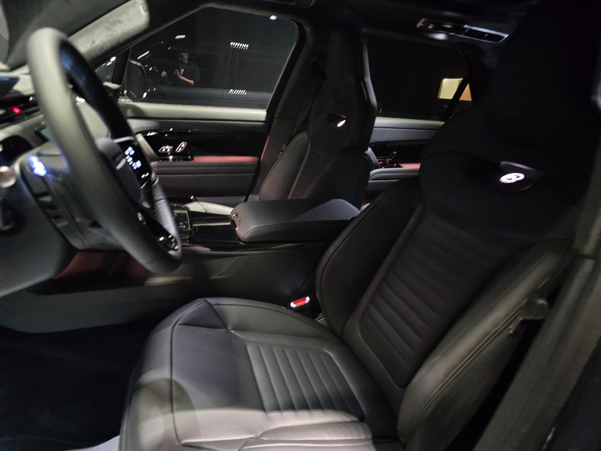 LAND ROVER Range Rover Sport 4.4 V8 SV-image-6