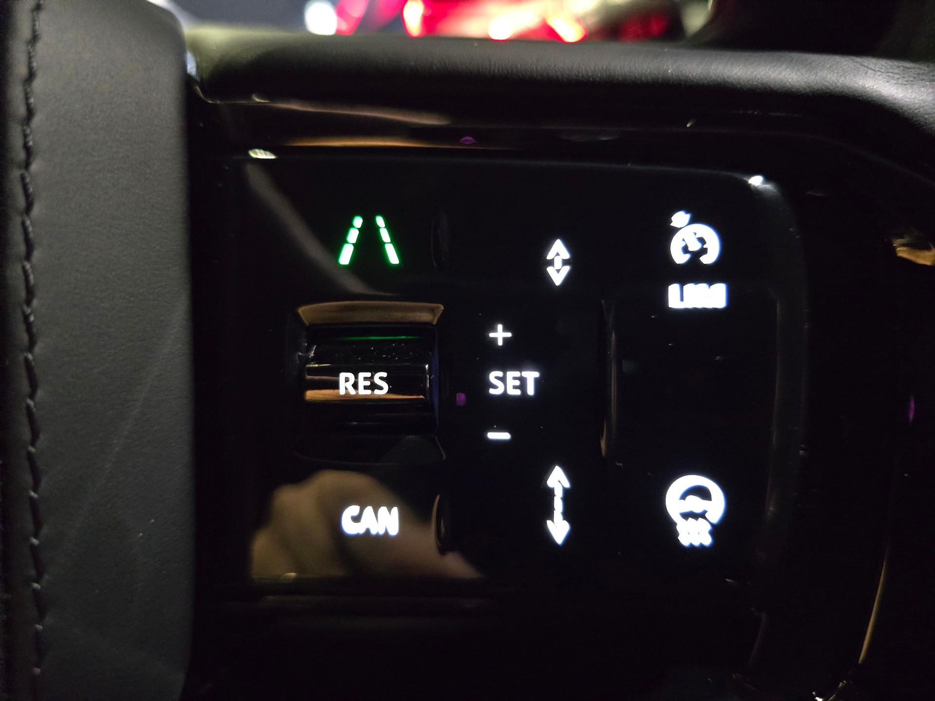 LAND ROVER Range Rover Sport 4.4 V8 SV-image-10