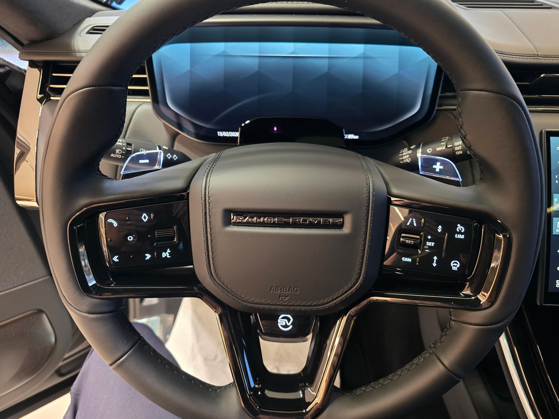LAND ROVER Range Rover Sport 4.4 V8 SV-image-8