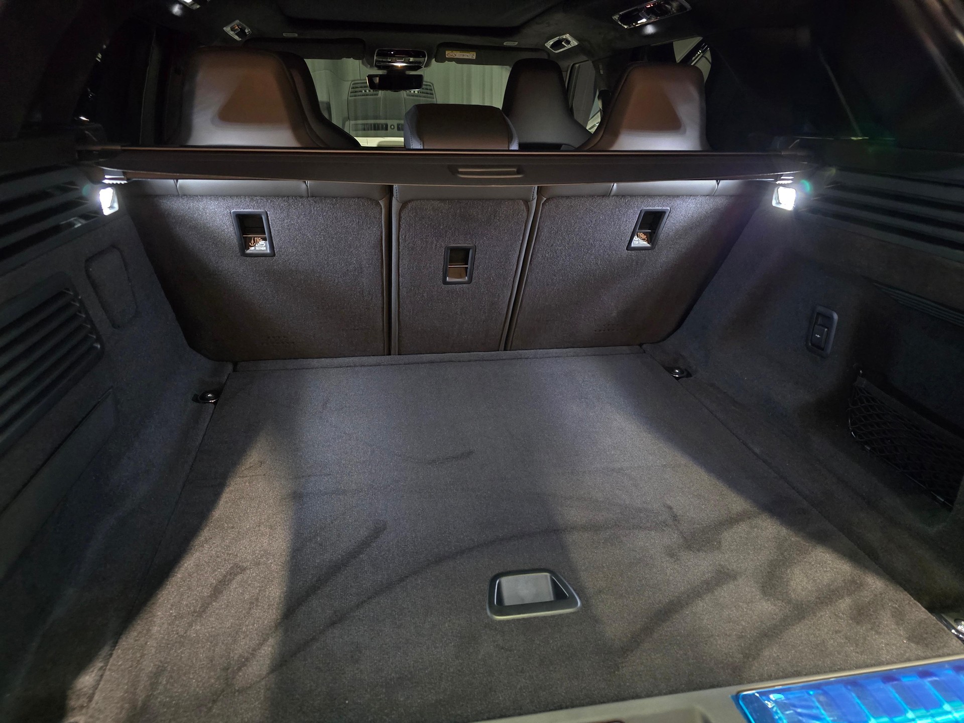 LAND ROVER Range Rover Sport 4.4 V8 SV-showroom-element-3