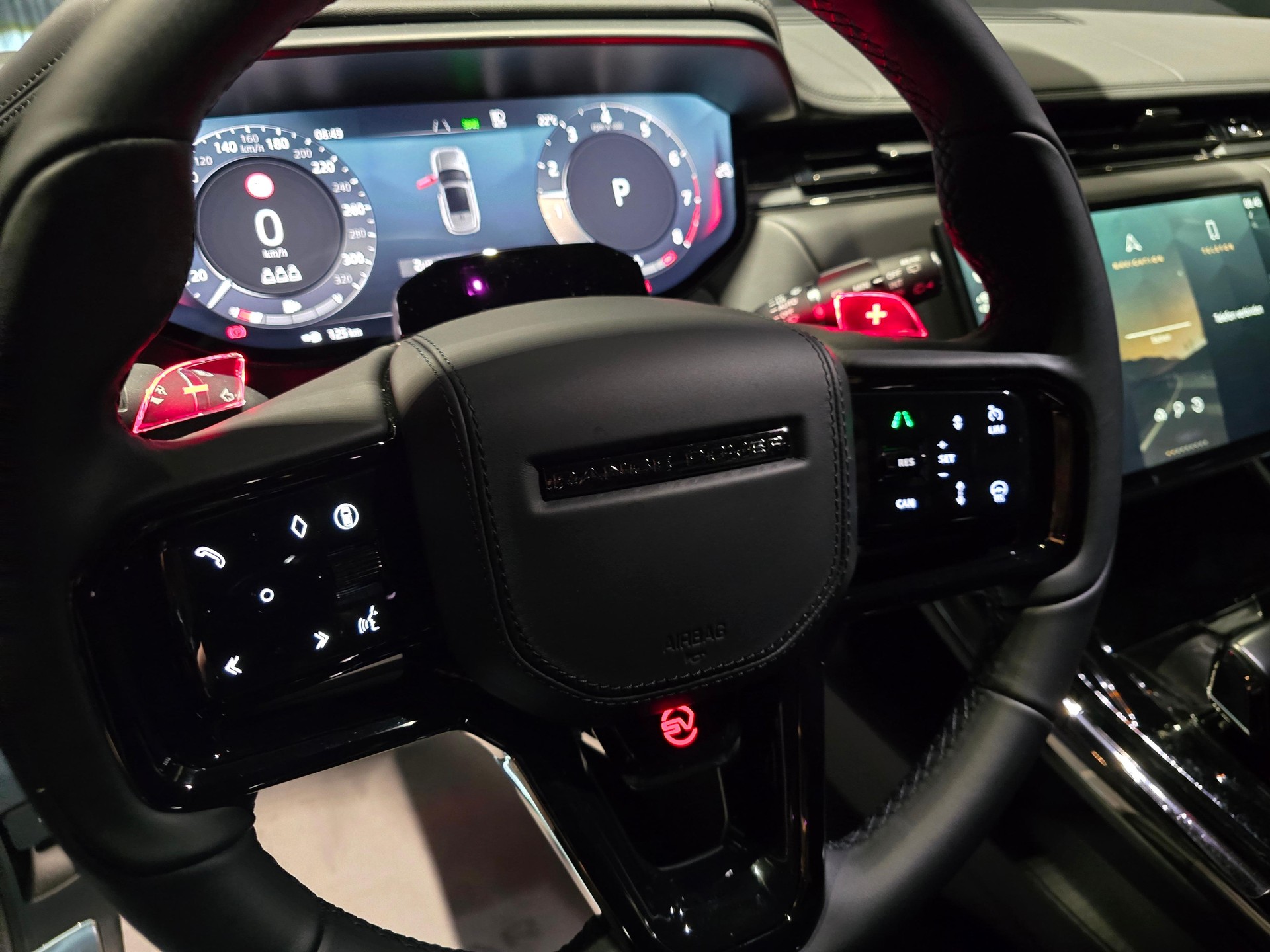 LAND ROVER Range Rover Sport 4.4 V8 SV-image-7
