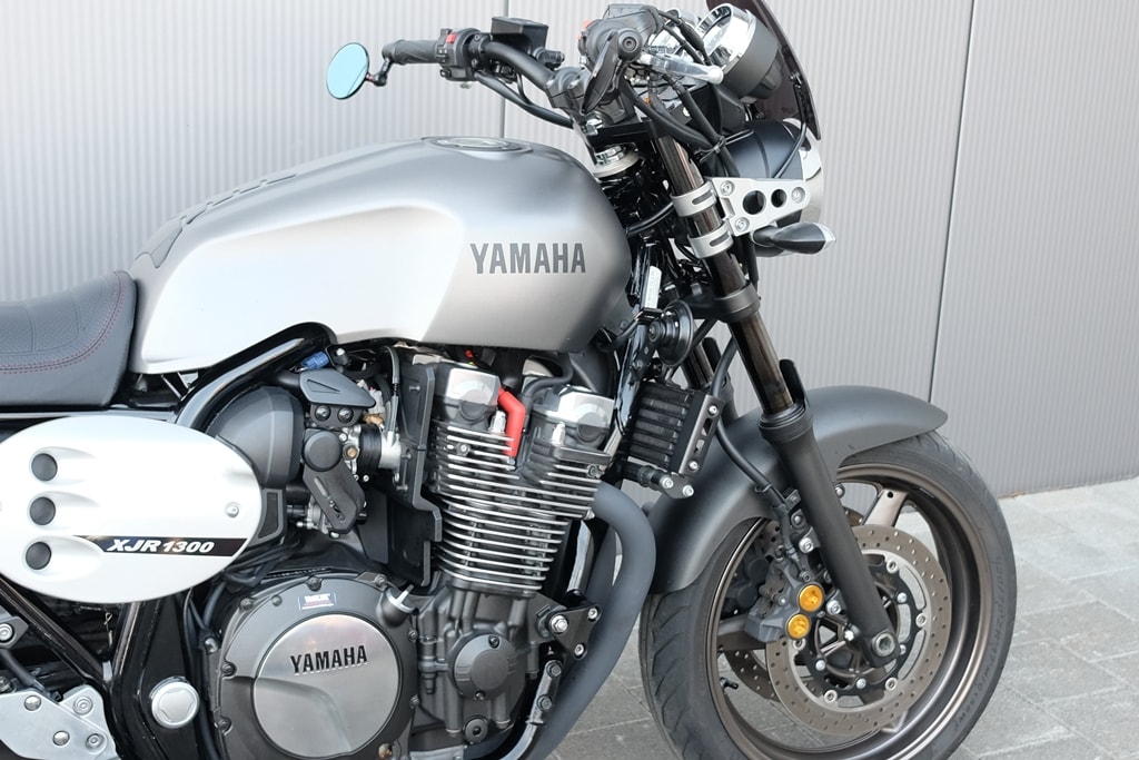 YAMAHA XJR 1300-image-1