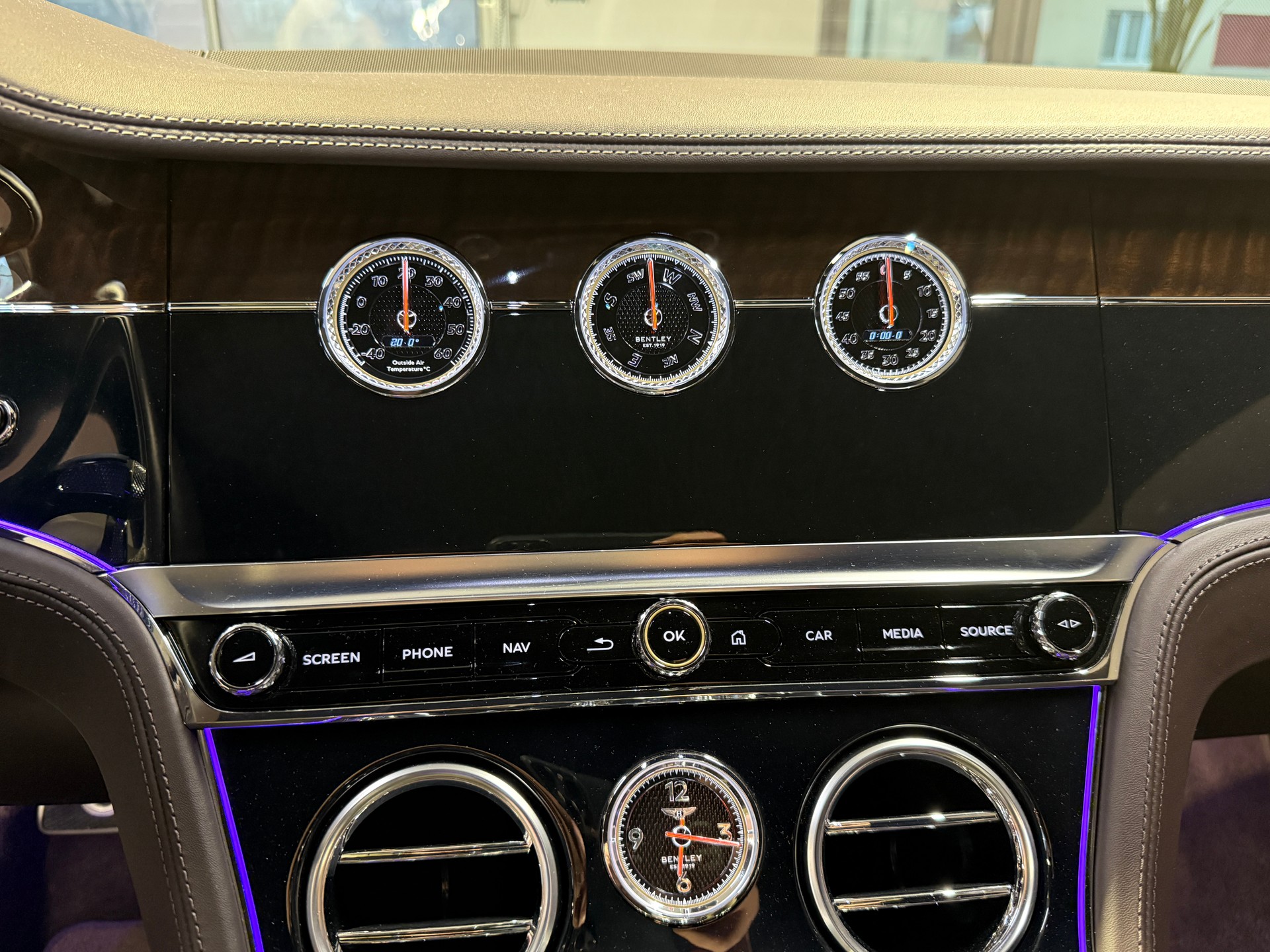 BENTLEY Continental GT 6.0 W12 First Edition-image-16