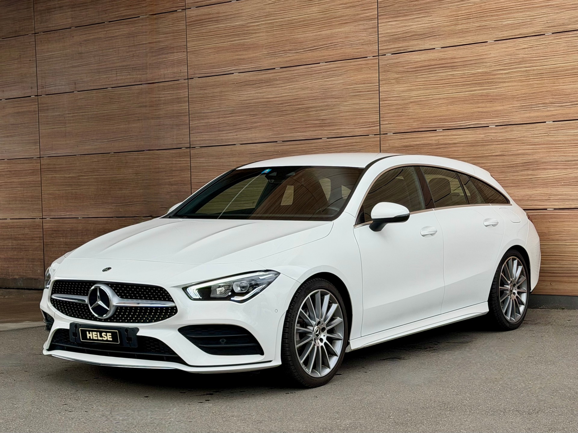 MERCEDES-BENZ CLA Shooting Brake 180 7G-DCT AMG Line - Frisch ab MFK -